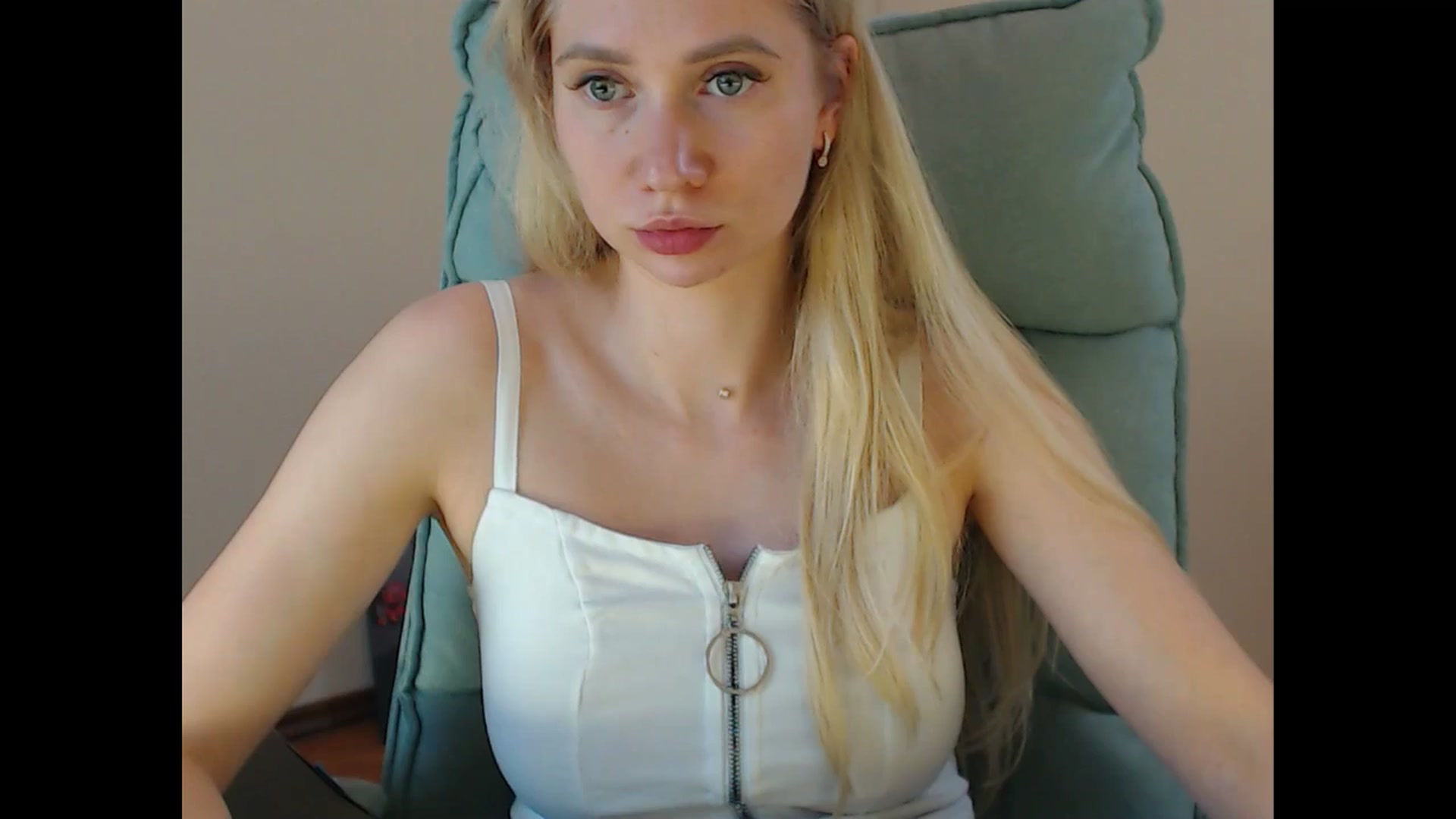Gallery image thumbnail from Miss_Sylvia's myfreecams stream on, 06/19/2025, 17:38 image 5 of 20