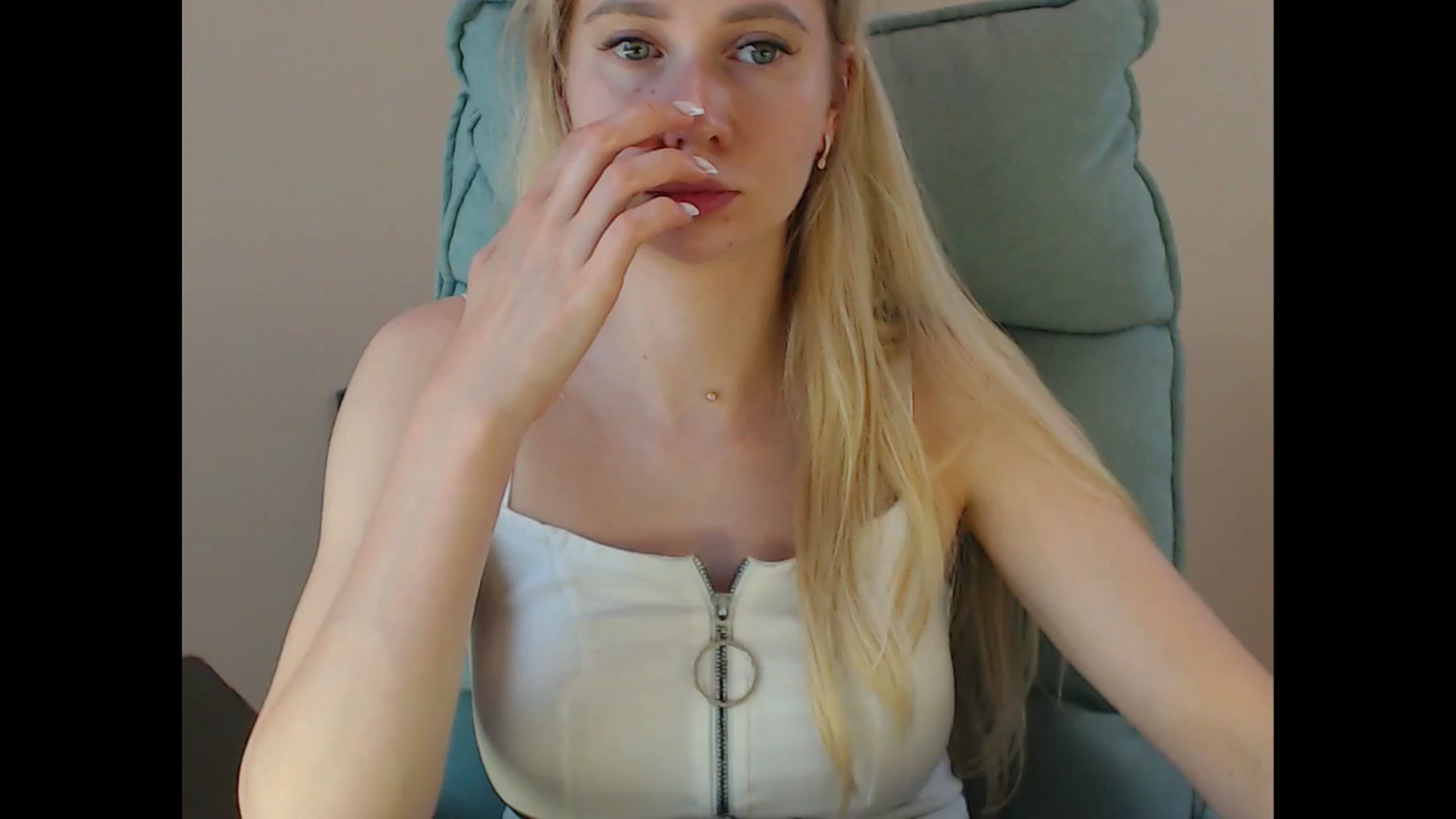 Gallery image thumbnail from Miss_Sylvia's myfreecams stream on, 06/19/2025, 17:38 image 2 of 20