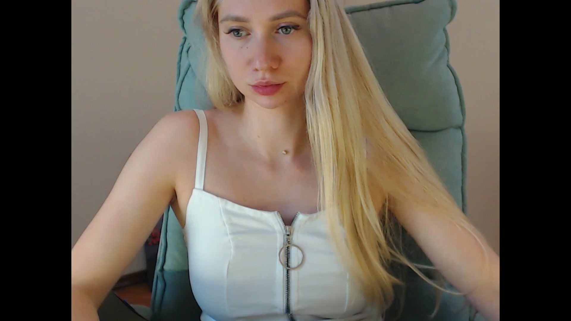Gallery image thumbnail from Miss_Sylvia's myfreecams stream on, 06/19/2025, 17:38 image 7 of 20