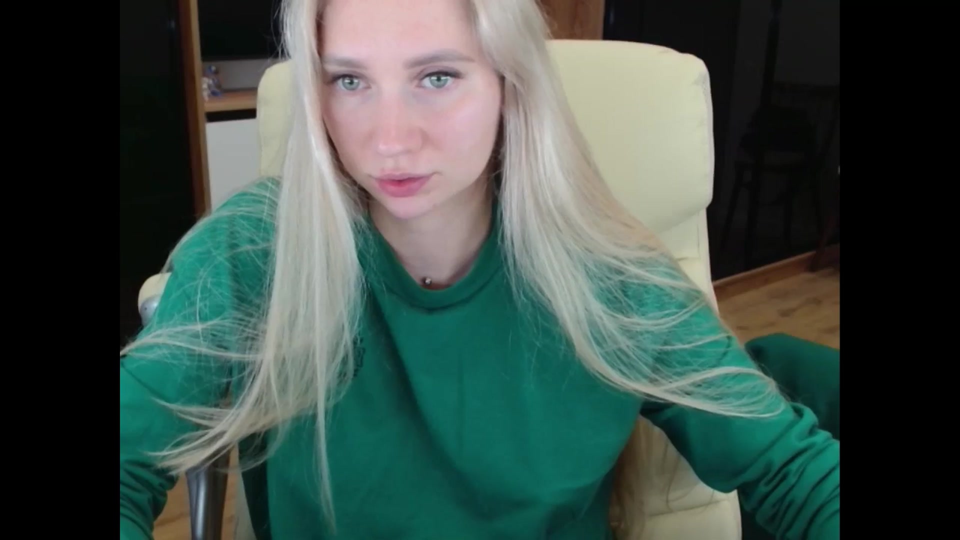 Gallery image thumbnail from Miss_Sylvia's myfreecams stream on, 06/20/2025, 19:11 image 3 of 20
