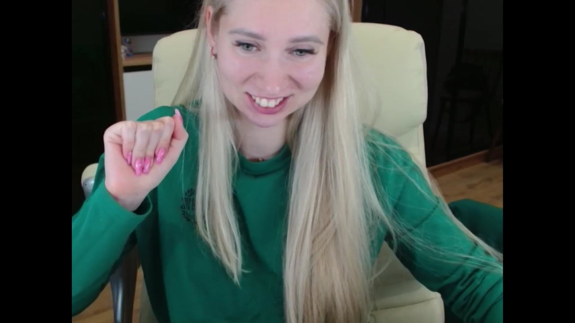 Gallery image thumbnail from Miss_Sylvia's myfreecams stream on, 06/20/2025, 19:11 image 9 of 20