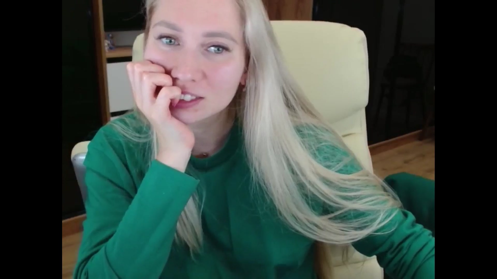 Gallery image thumbnail from Miss_Sylvia's myfreecams stream on, 06/20/2025, 19:11 image 6 of 20