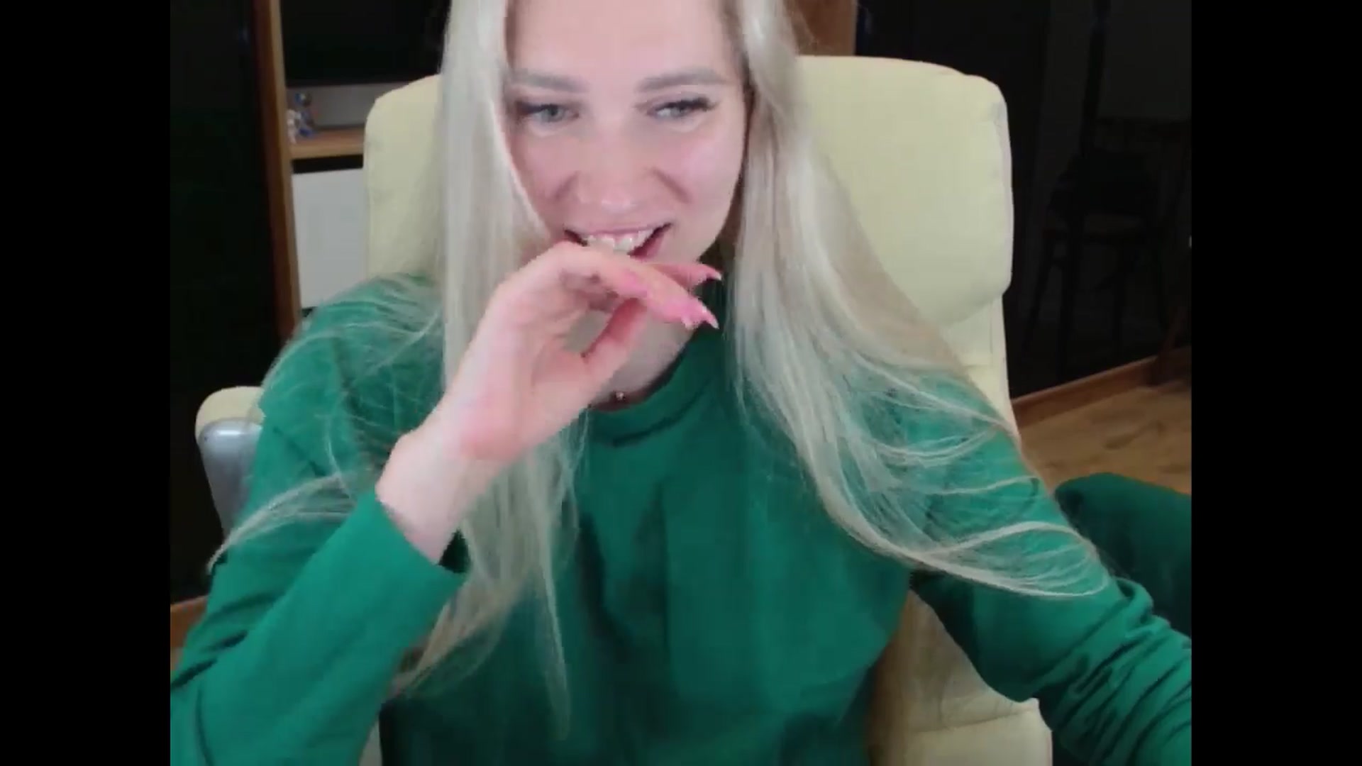 Gallery image thumbnail from Miss_Sylvia's myfreecams stream on, 06/20/2025, 19:11 image 4 of 20