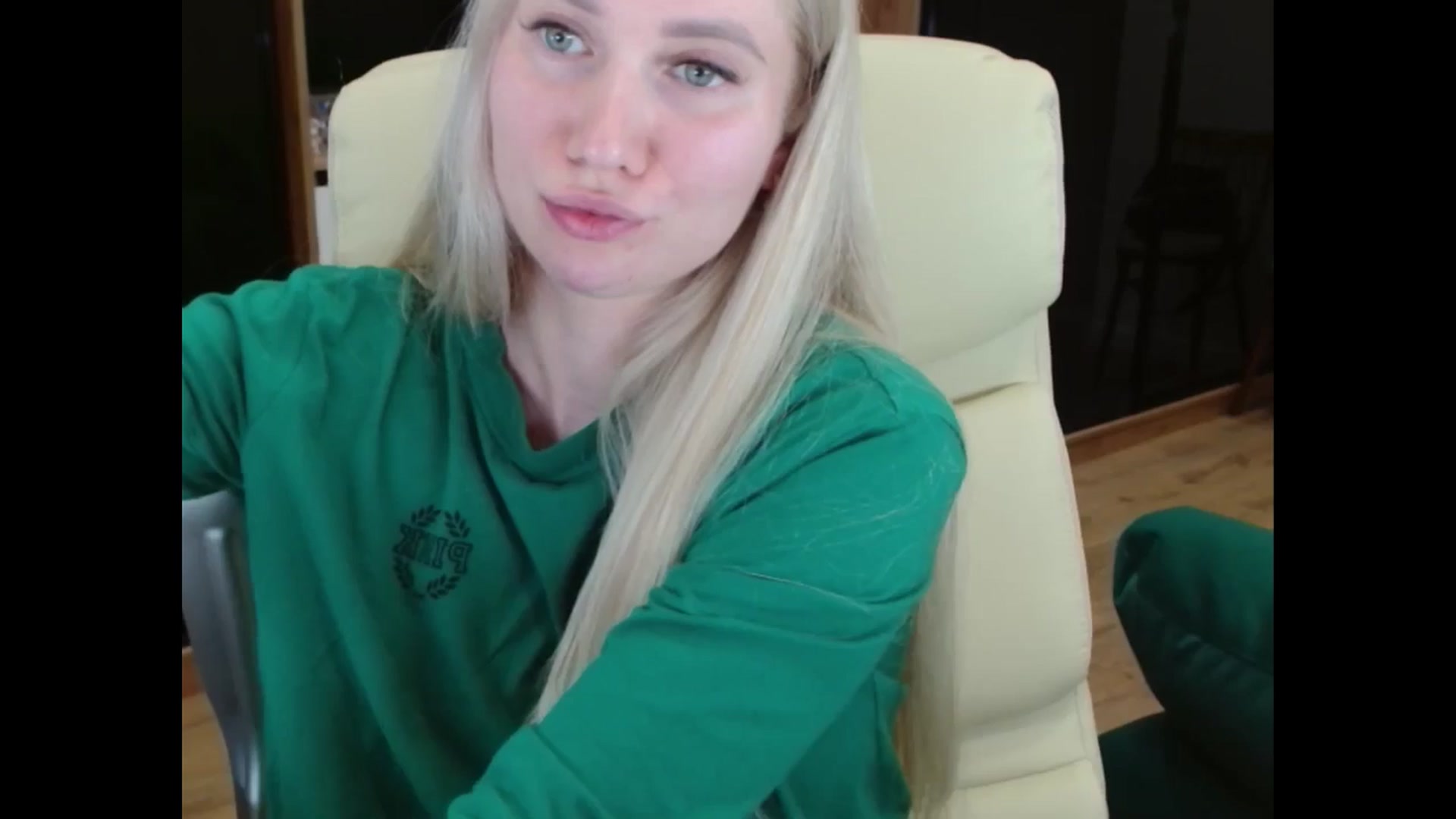 Gallery image thumbnail from Miss_Sylvia's myfreecams stream on, 06/20/2025, 20:00 image 11 of 20
