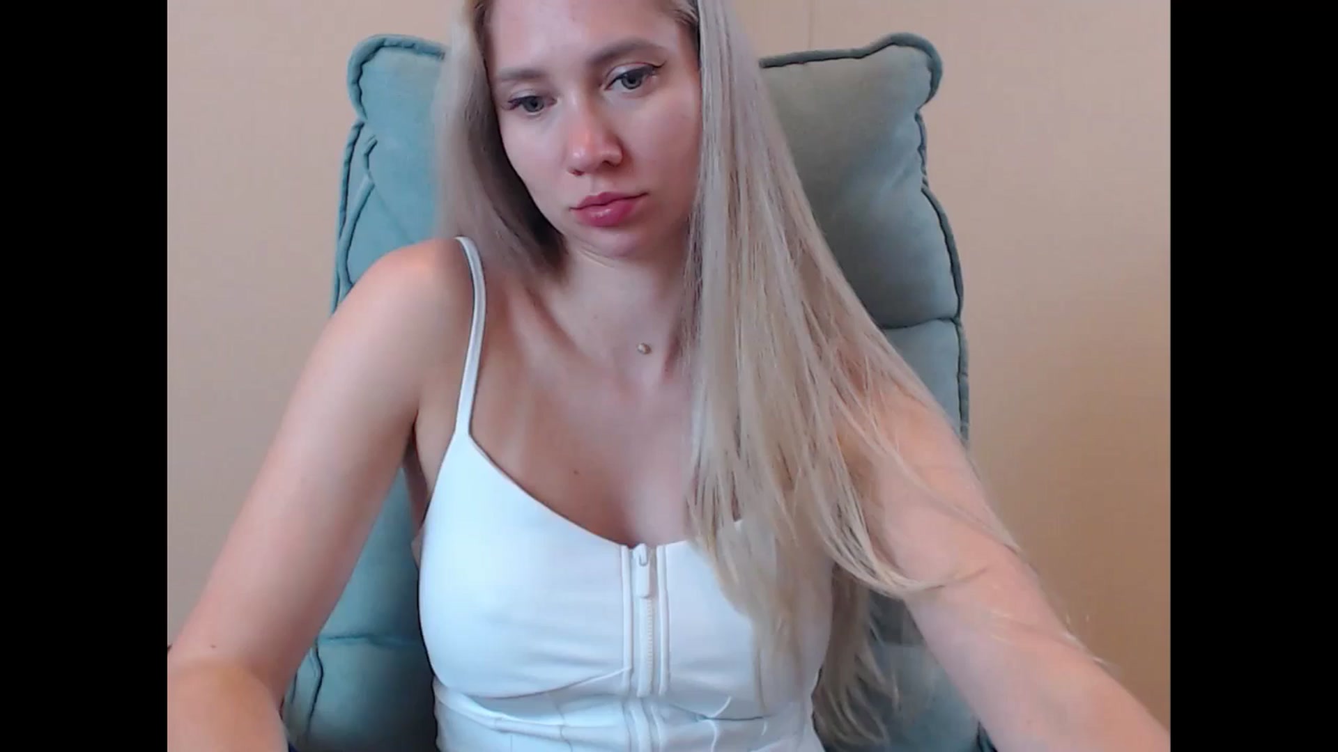 Gallery image thumbnail from Miss_Sylvia's myfreecams stream on, 07/04/2025, 16:49 image 4 of 20