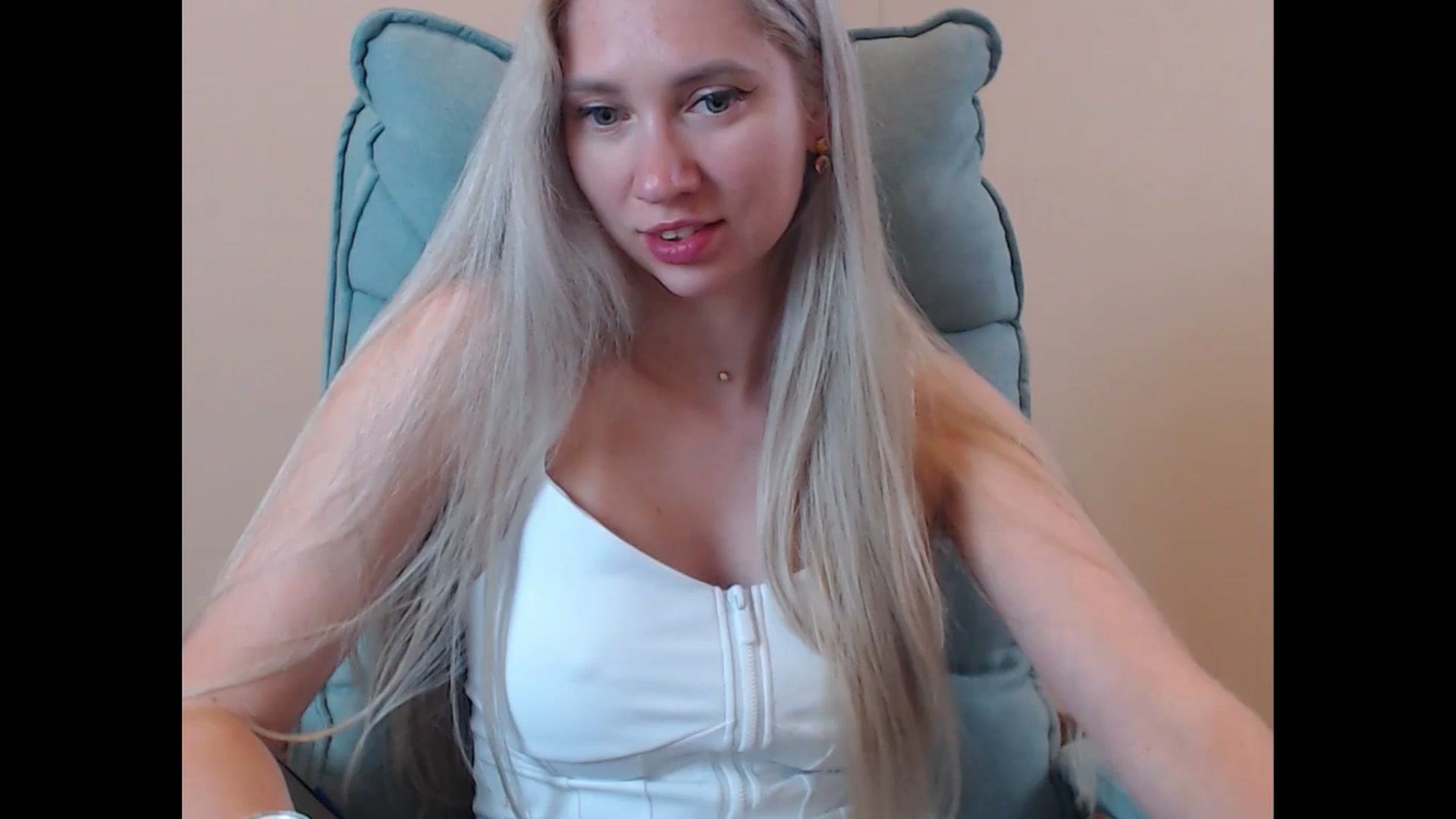 Gallery image thumbnail from Miss_Sylvia's myfreecams stream on, 07/04/2025, 16:49 image 14 of 20