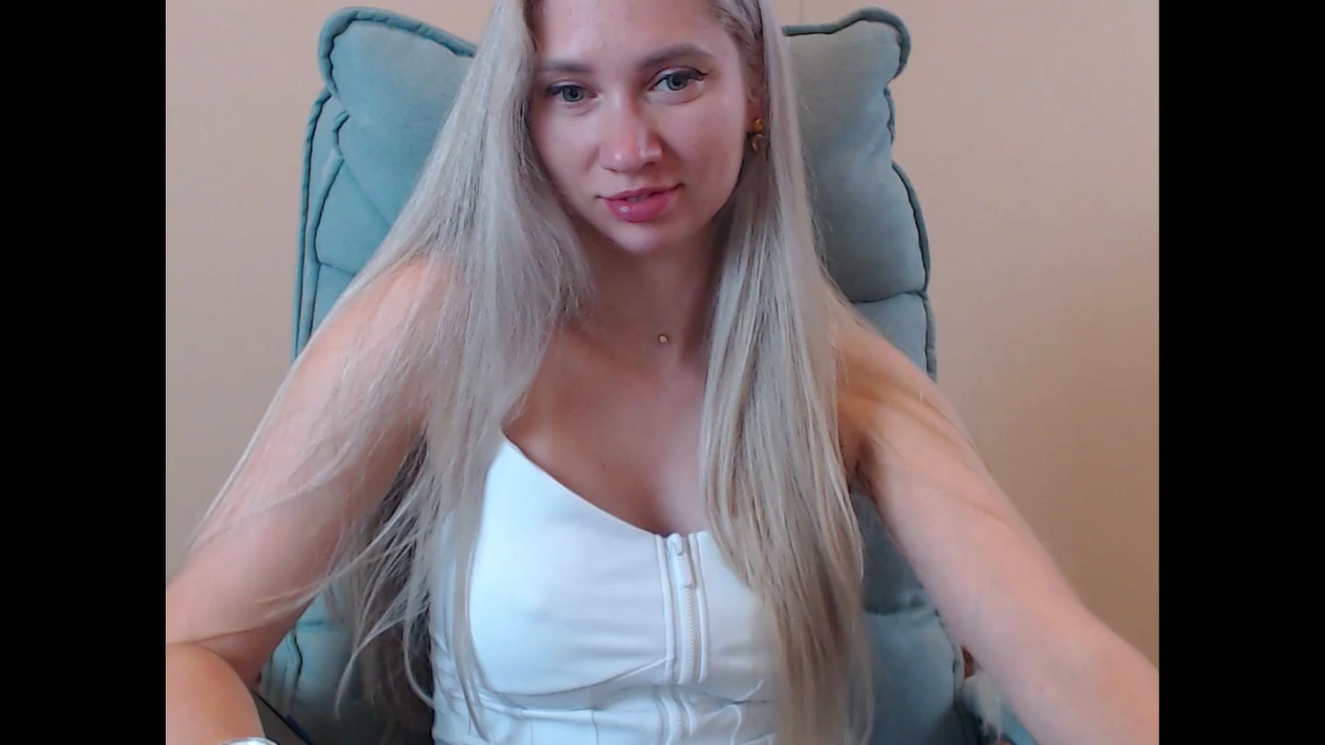Gallery image thumbnail from Miss_Sylvia's myfreecams stream on, 07/04/2025, 16:49 image 15 of 20