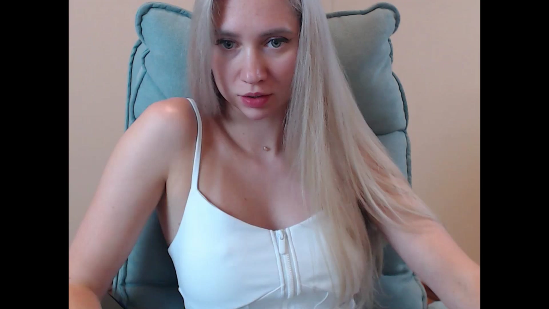 Gallery image thumbnail from Miss_Sylvia's myfreecams stream on, 07/04/2025, 19:50 image 4 of 20