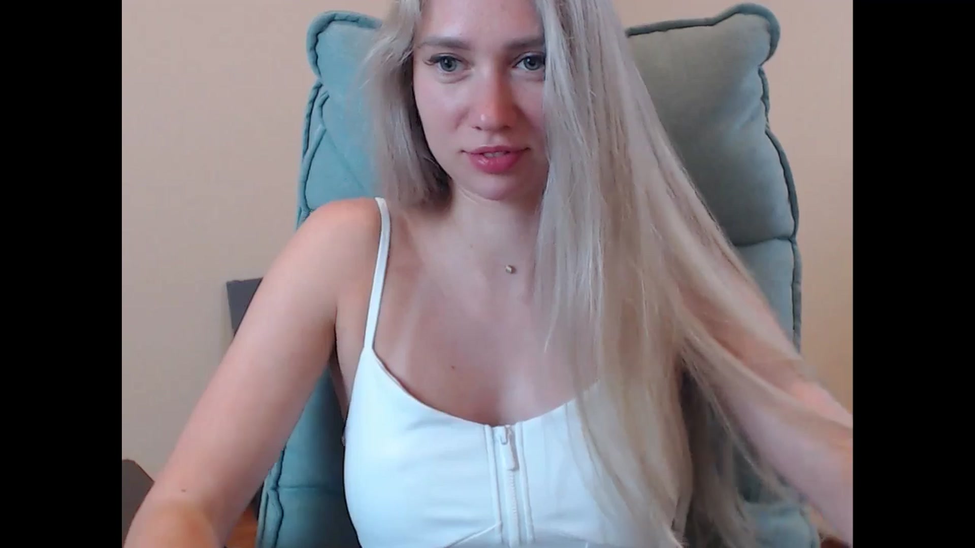 Gallery image thumbnail from Miss_Sylvia's myfreecams stream on, 07/04/2025, 19:50 image 13 of 20