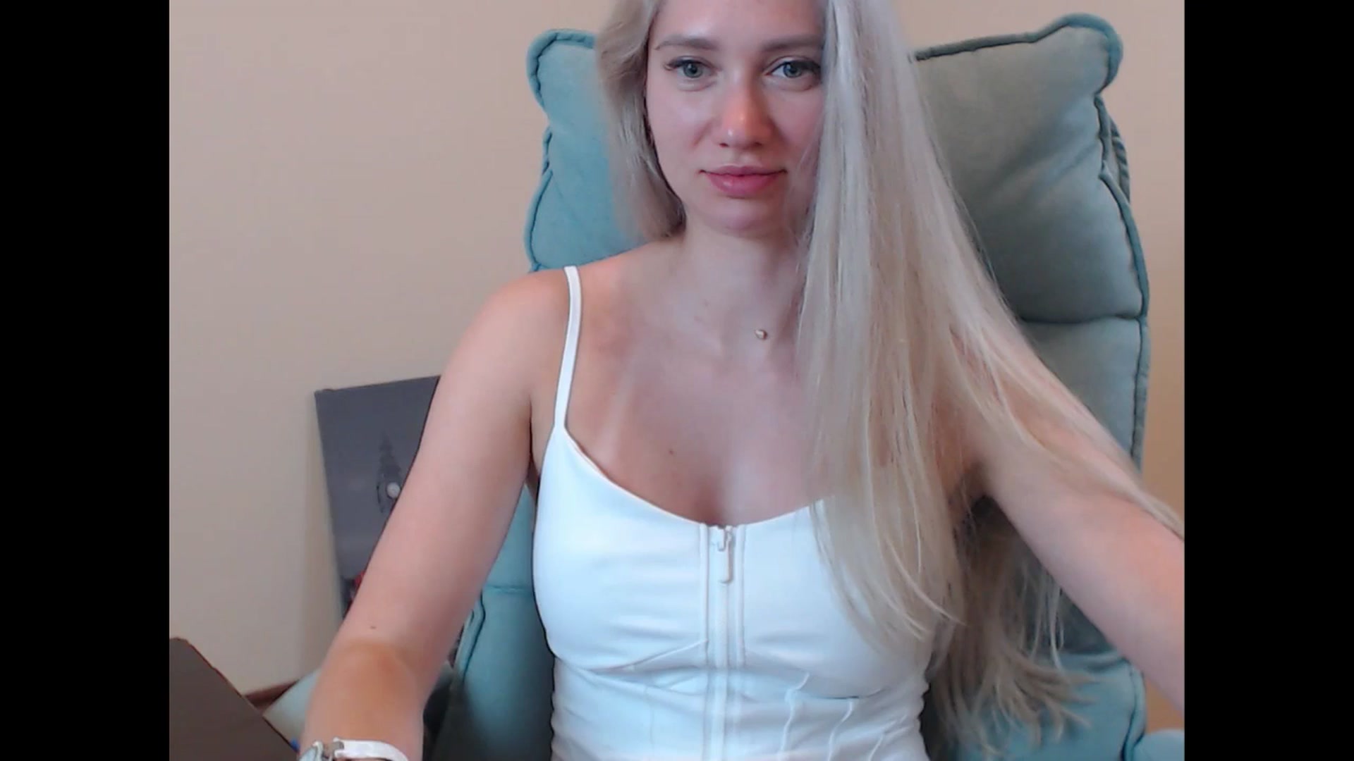 Gallery image thumbnail from Miss_Sylvia's myfreecams stream on, 07/04/2025, 19:50 image 15 of 20