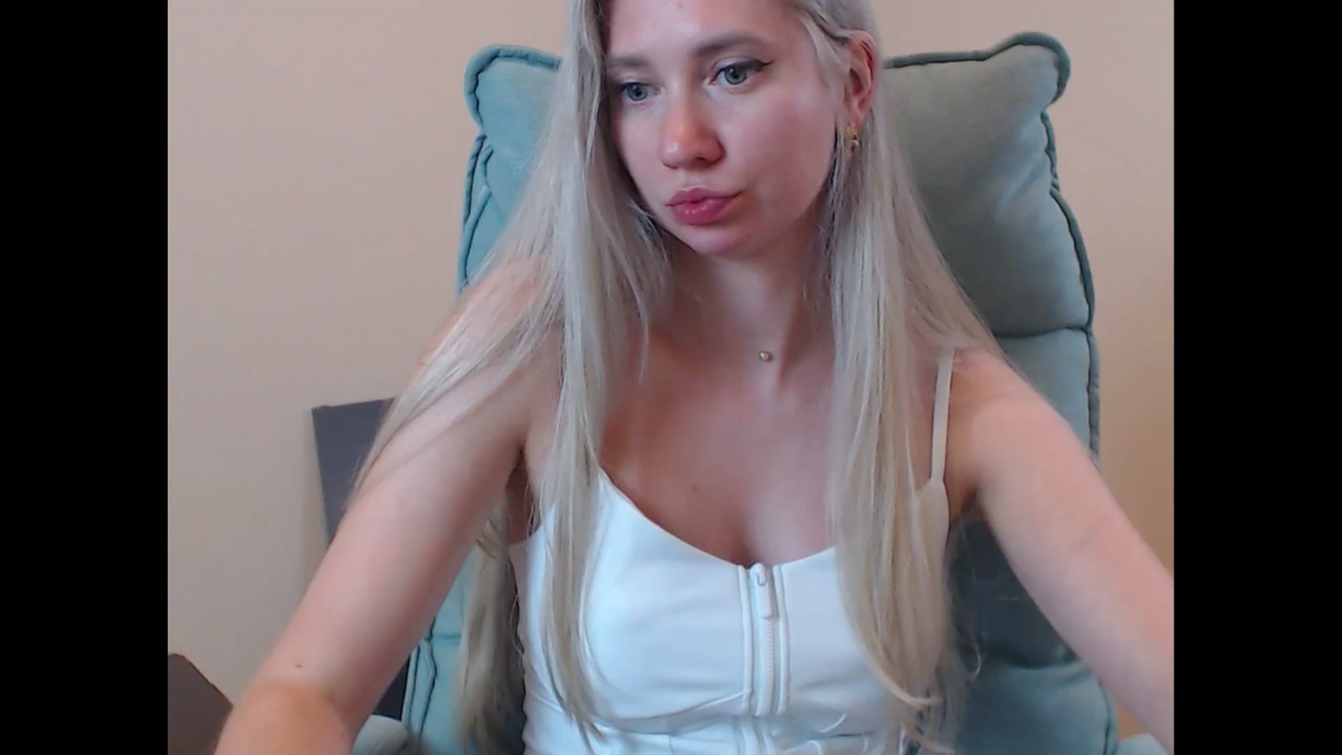Gallery image thumbnail from Miss_Sylvia's myfreecams stream on, 07/04/2025, 20:14 image 3 of 20