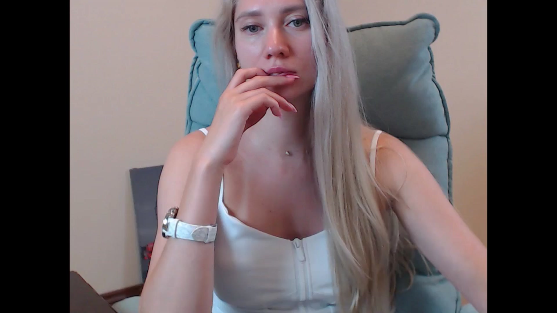 Gallery image thumbnail from Miss_Sylvia's myfreecams stream on, 07/04/2025, 20:14 image 17 of 20