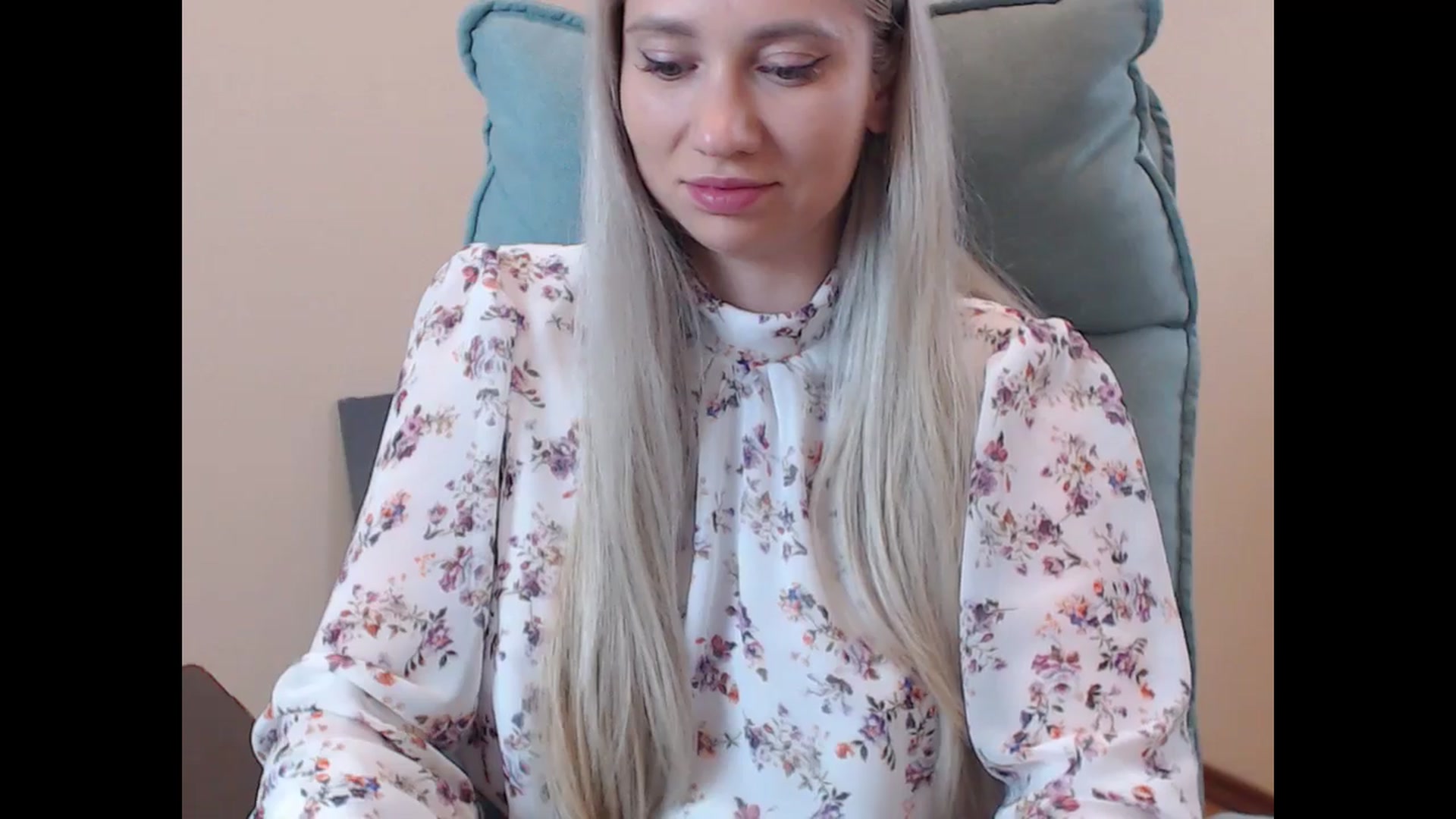 Gallery image thumbnail from Miss_Sylvia's myfreecams stream on, 07/05/2025, 17:33 image 14 of 20