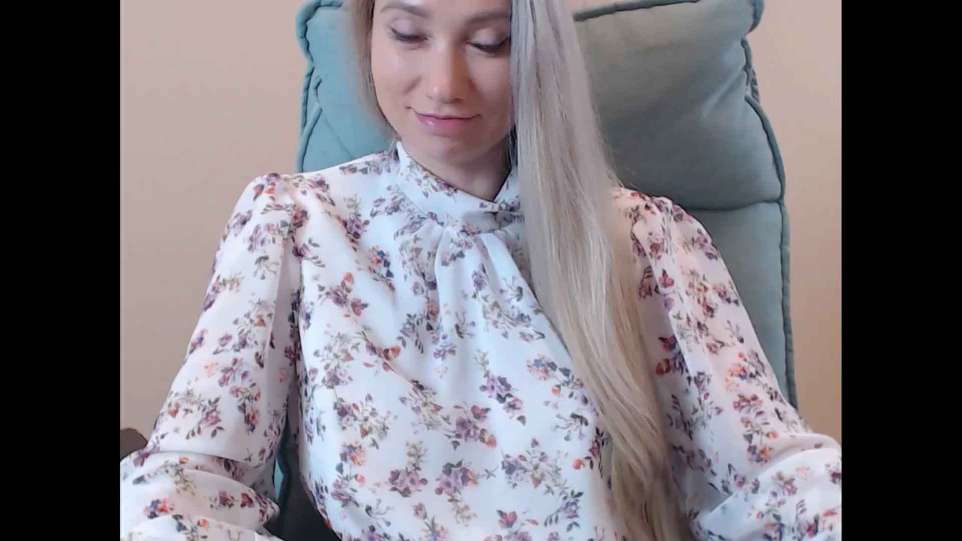 Gallery image thumbnail from Miss_Sylvia's myfreecams stream on, 07/05/2025, 18:40 image 9 of 20