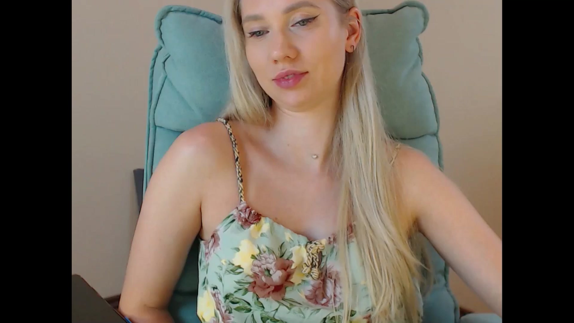 Gallery image thumbnail from Miss_Sylvia's myfreecams stream on, 07/08/2025, 17:27 image 14 of 20