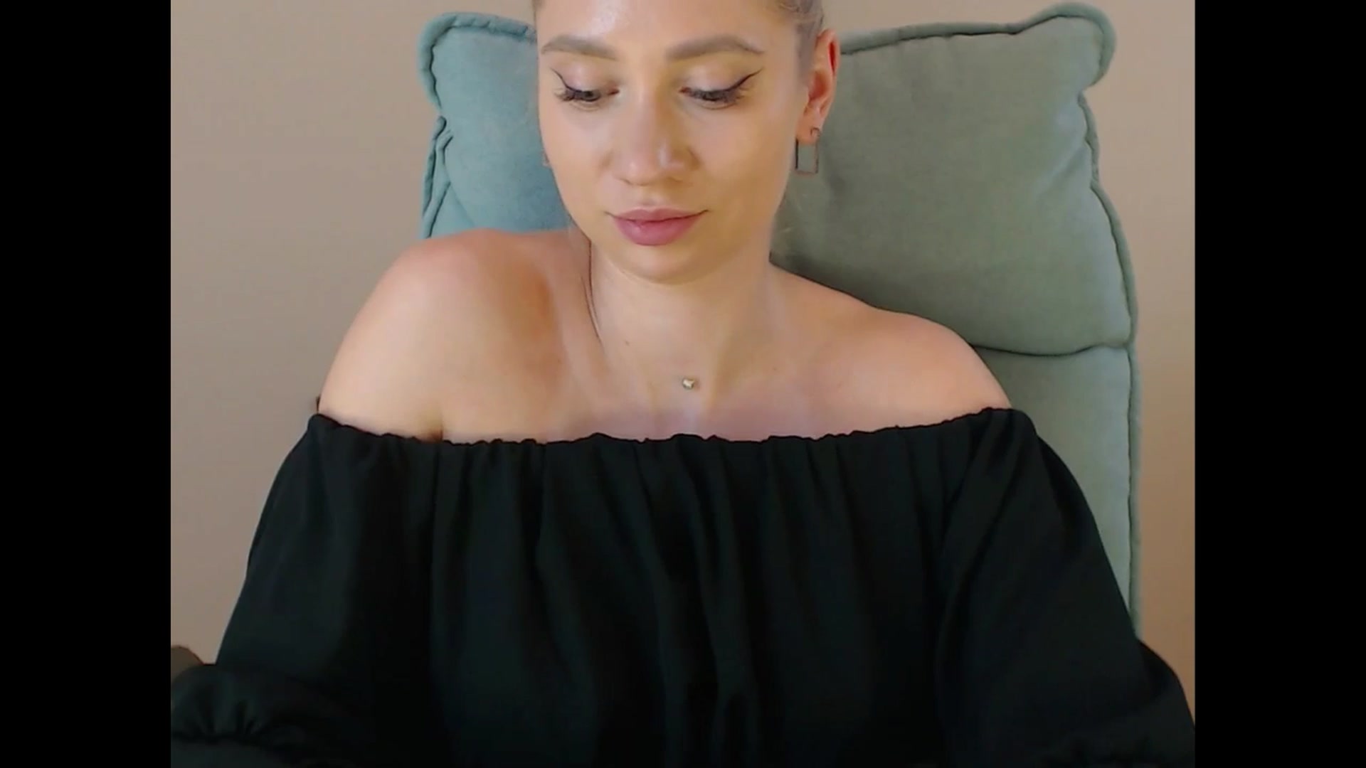 Gallery image thumbnail from Miss_Sylvia's myfreecams stream on, 07/09/2025, 20:10 image 15 of 20