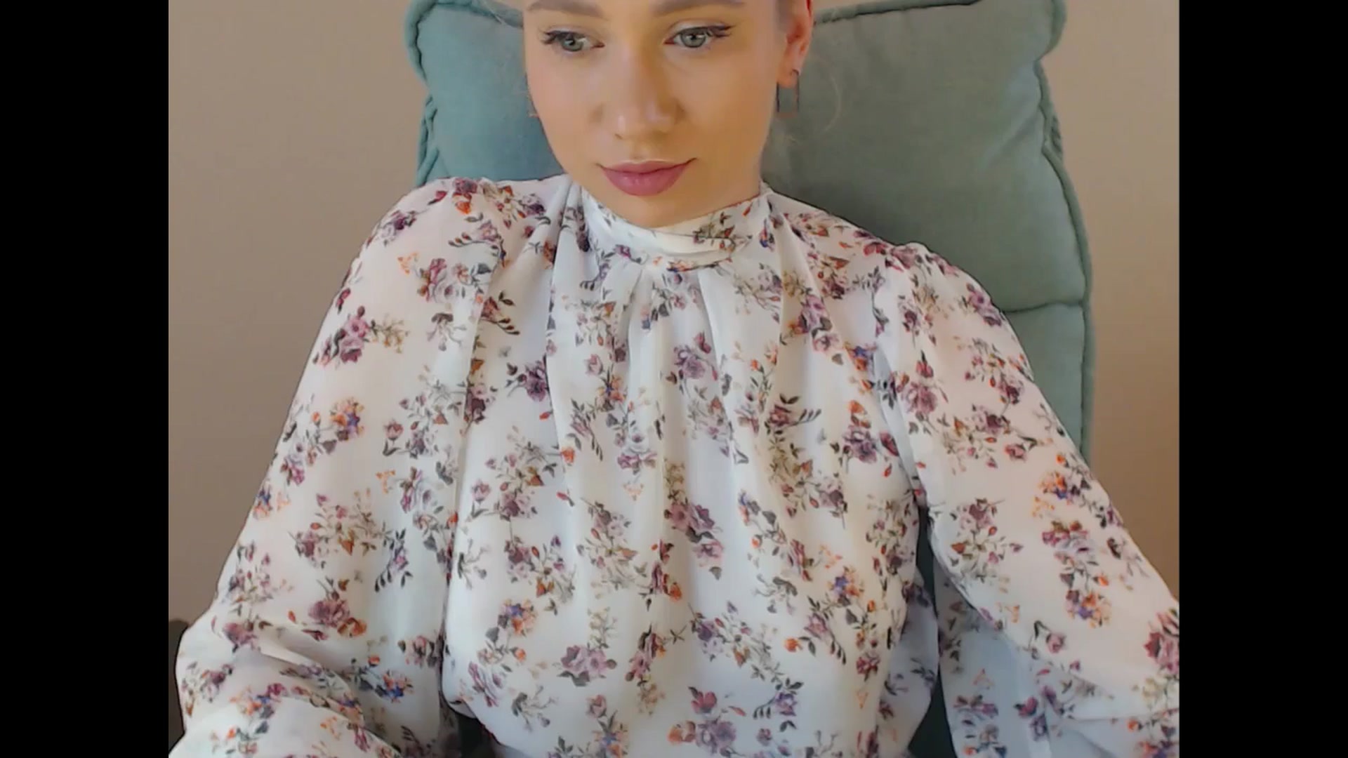 Gallery image thumbnail from Miss_Sylvia's myfreecams stream on, 07/11/2025, 17:02 image 9 of 20