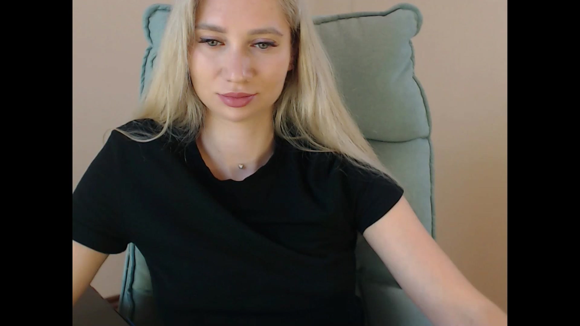 Gallery image thumbnail from Miss_Sylvia's myfreecams stream on, 07/16/2025, 17:38 image 5 of 20