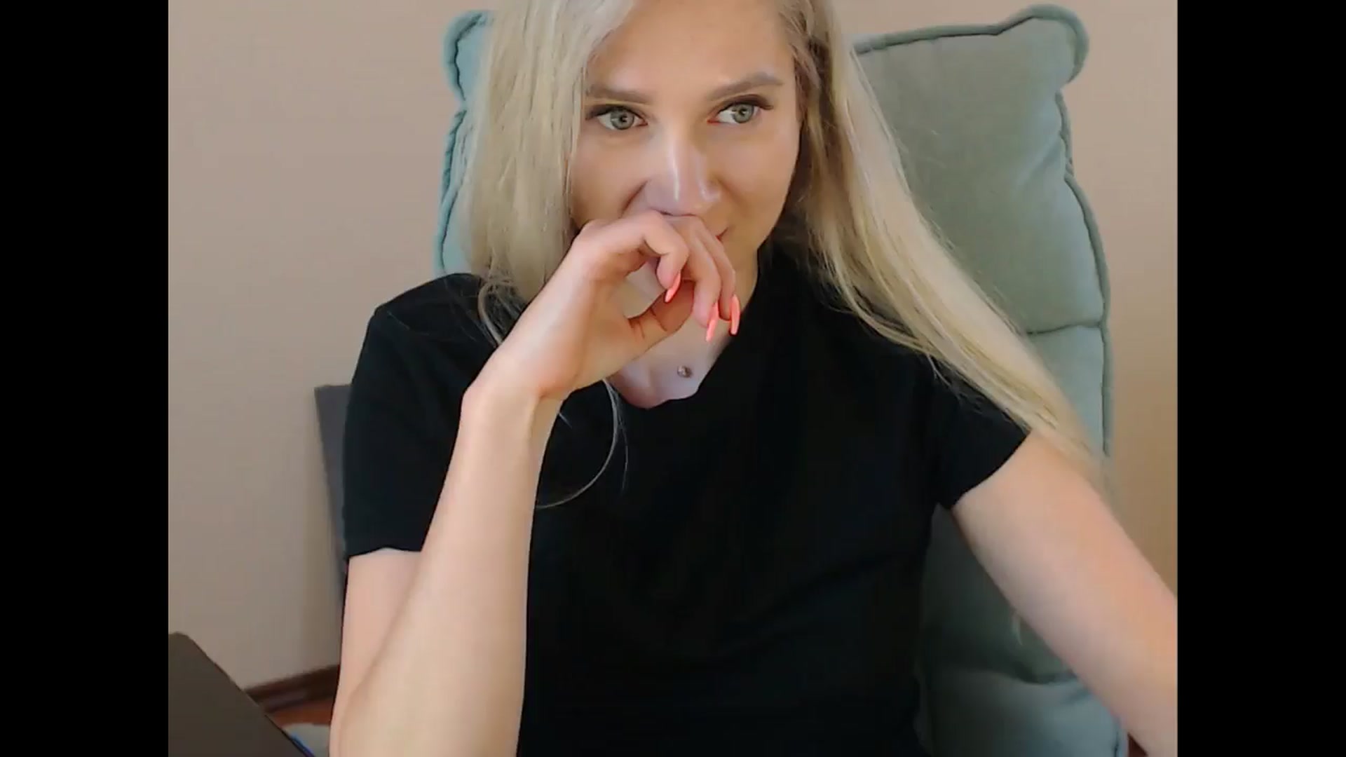Gallery image thumbnail from Miss_Sylvia's myfreecams stream on, 07/16/2025, 17:38 image 14 of 20
