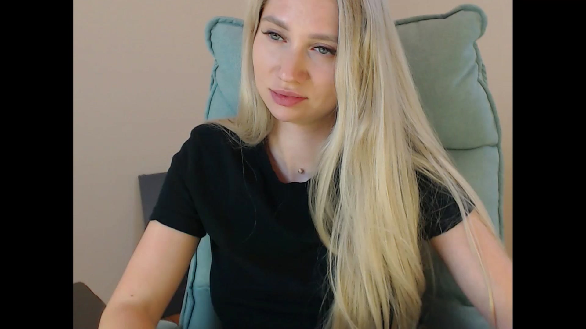 Gallery image thumbnail from Miss_Sylvia's myfreecams stream on, 07/16/2025, 18:04 image 10 of 20