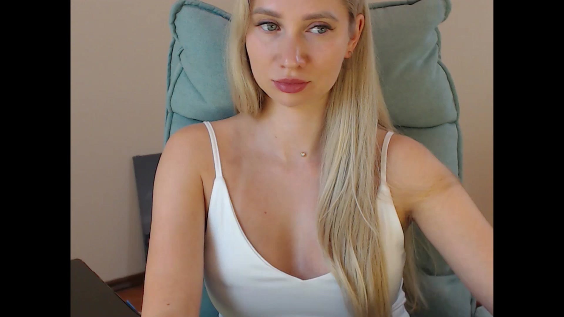 Gallery image thumbnail from Miss_Sylvia's myfreecams stream on, 07/18/2025, 16:33 image 3 of 20