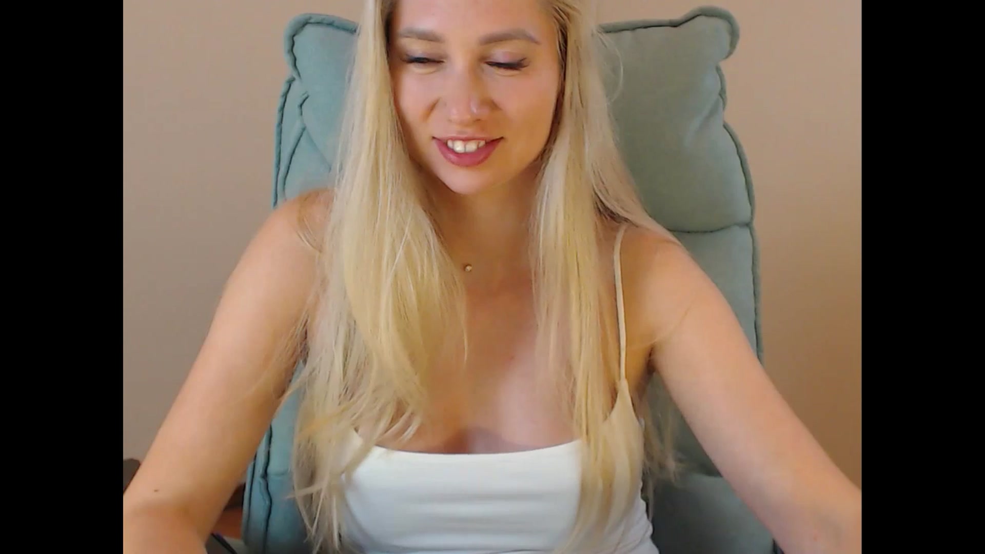 Gallery image thumbnail from Miss_Sylvia's myfreecams stream on, 07/19/2025, 18:51 image 7 of 20