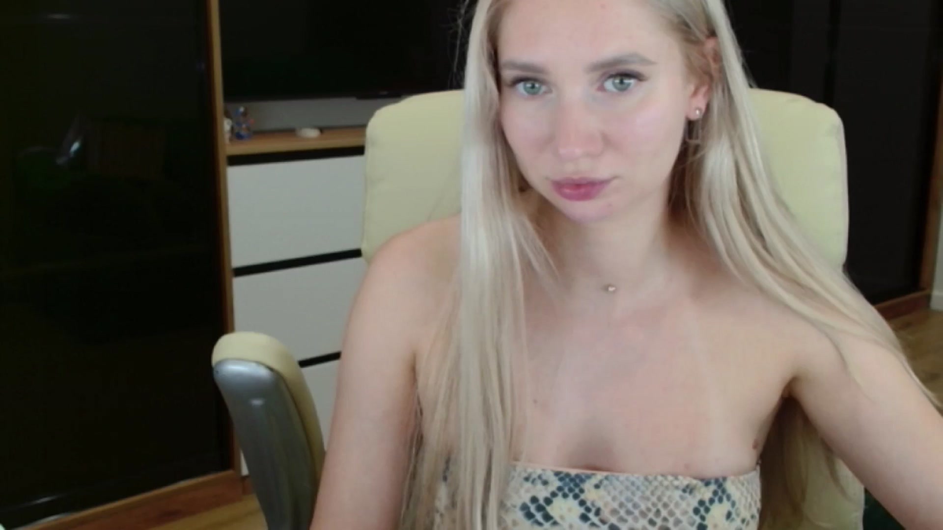 Gallery image thumbnail from Miss_Sylvia's myfreecams stream on, 07/28/2025, 20:58 image 19 of 20