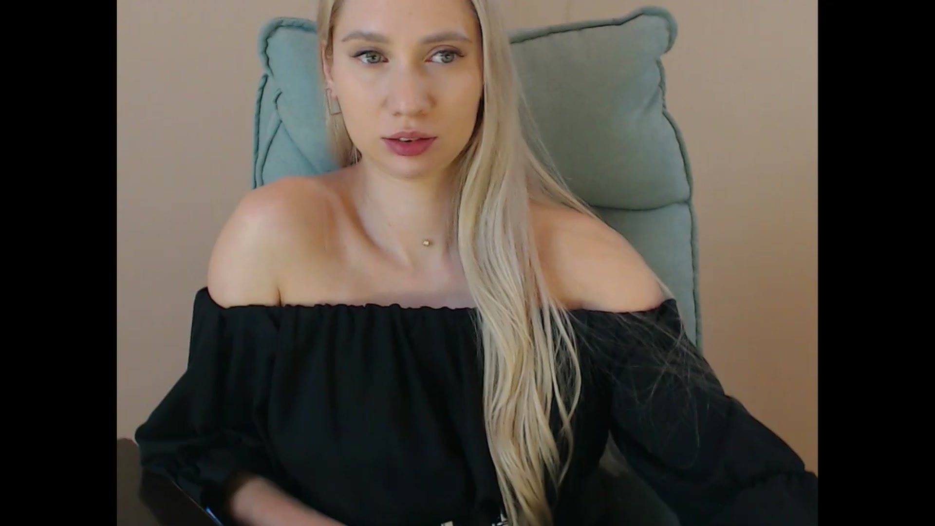 Gallery image thumbnail from Miss_Sylvia's myfreecams stream on, 07/29/2025, 17:46 image 16 of 20