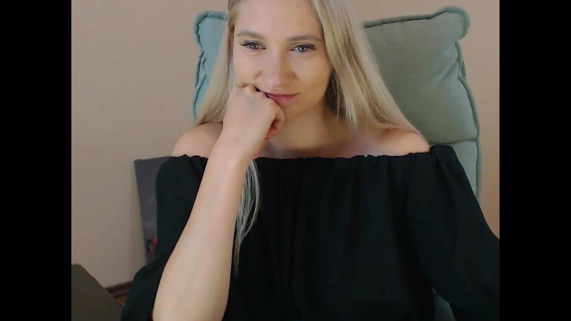 Gallery image thumbnail from Miss_Sylvia's myfreecams stream on, 07/29/2025, 19:51 image 3 of 20