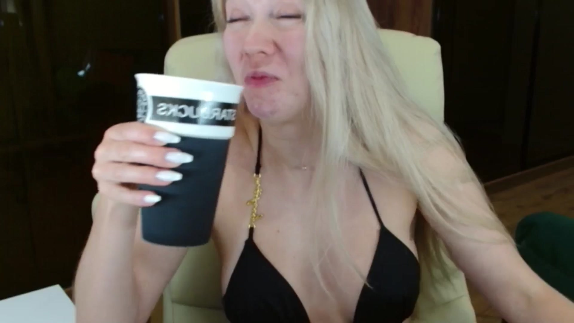 Gallery image thumbnail from Miss_Sylvia's myfreecams stream on, 08/01/2025, 21:39 image 16 of 20