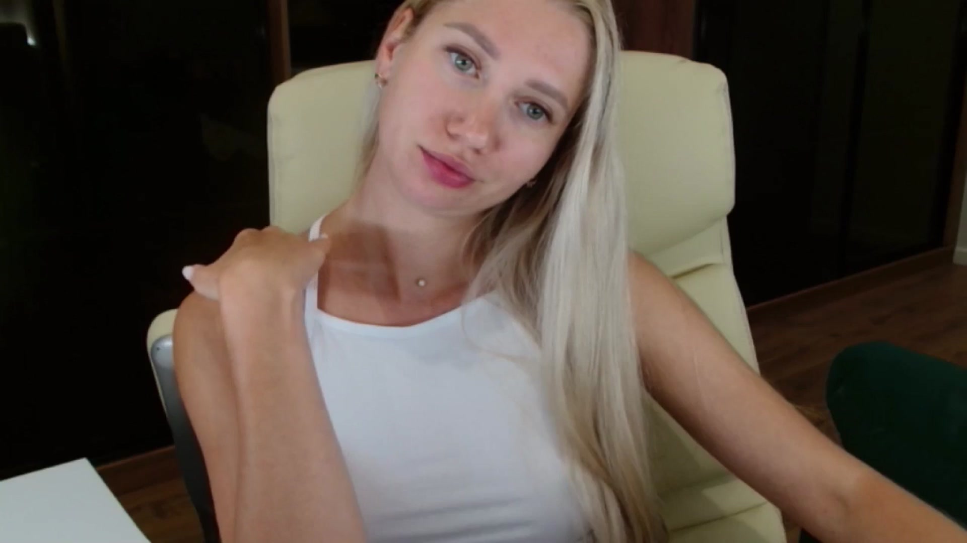 Gallery image thumbnail from Miss_Sylvia's myfreecams stream on, 08/18/2025, 19:40 image 8 of 20