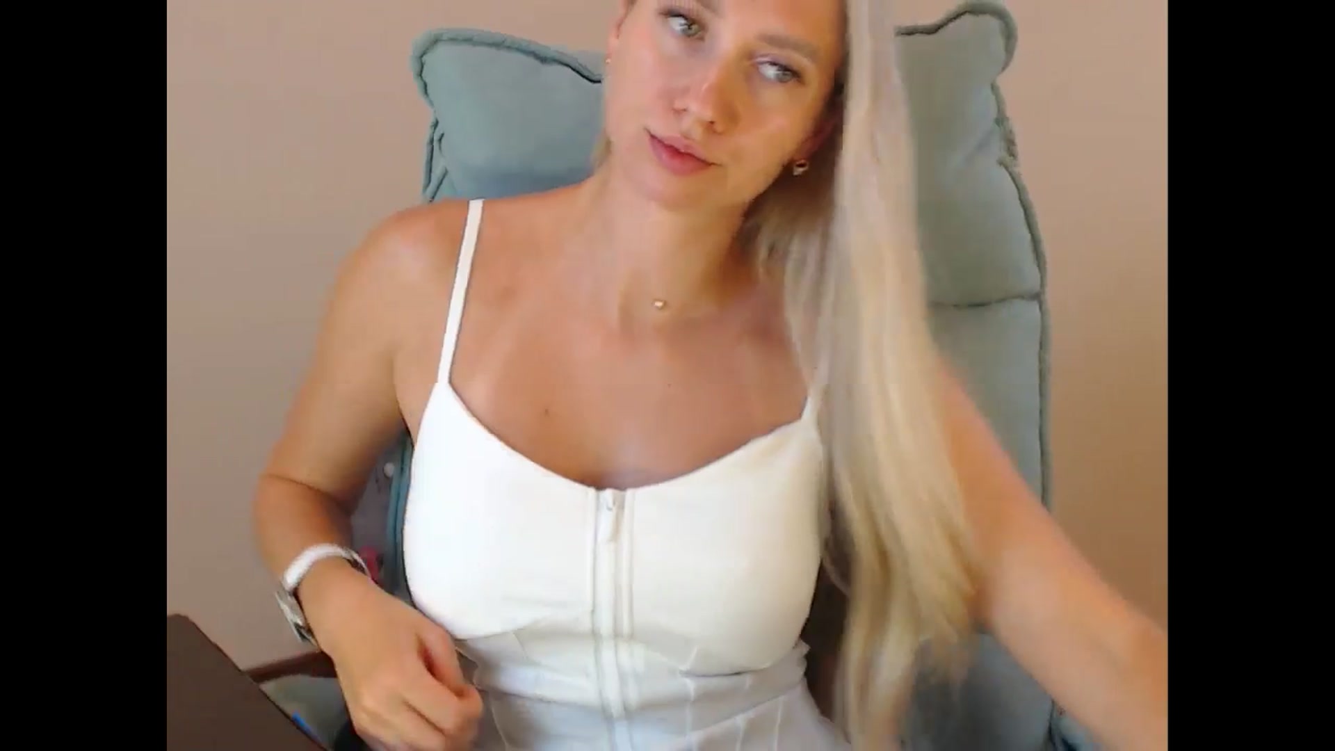 Gallery image thumbnail from Miss_Sylvia's myfreecams stream on, 08/21/2025, 16:20 image 18 of 20