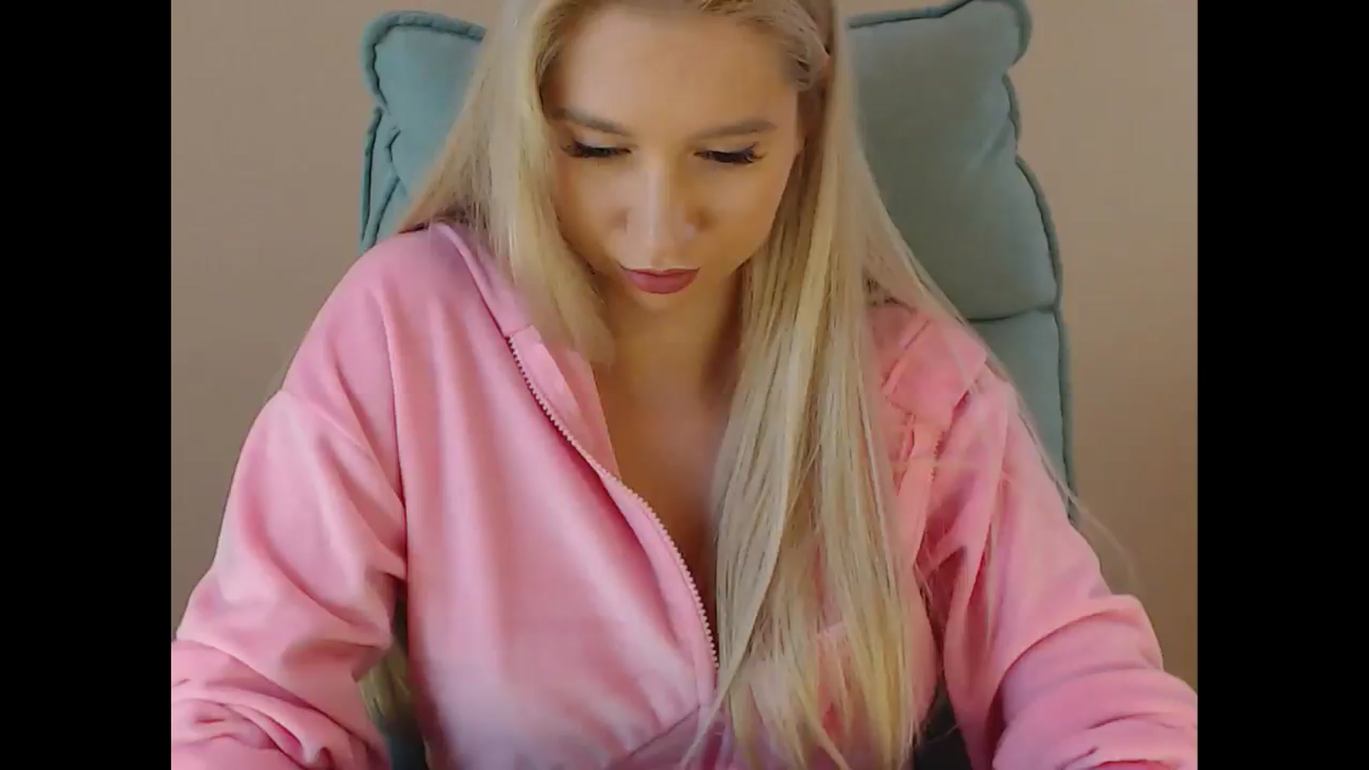 Gallery image thumbnail from Miss_Sylvia's myfreecams stream on, 08/26/2025, 18:29 image 14 of 20