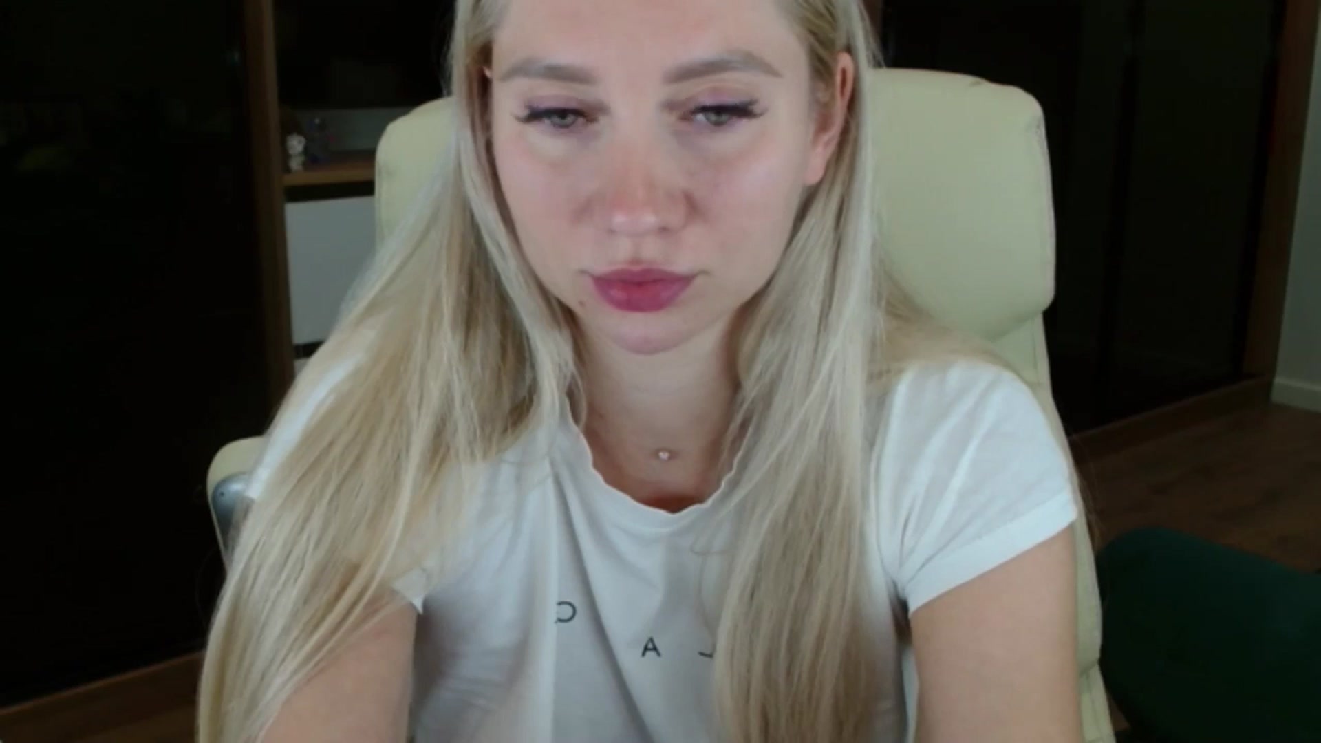 Gallery image thumbnail from Miss_Sylvia's myfreecams stream on, 08/27/2025, 18:29 image 18 of 20