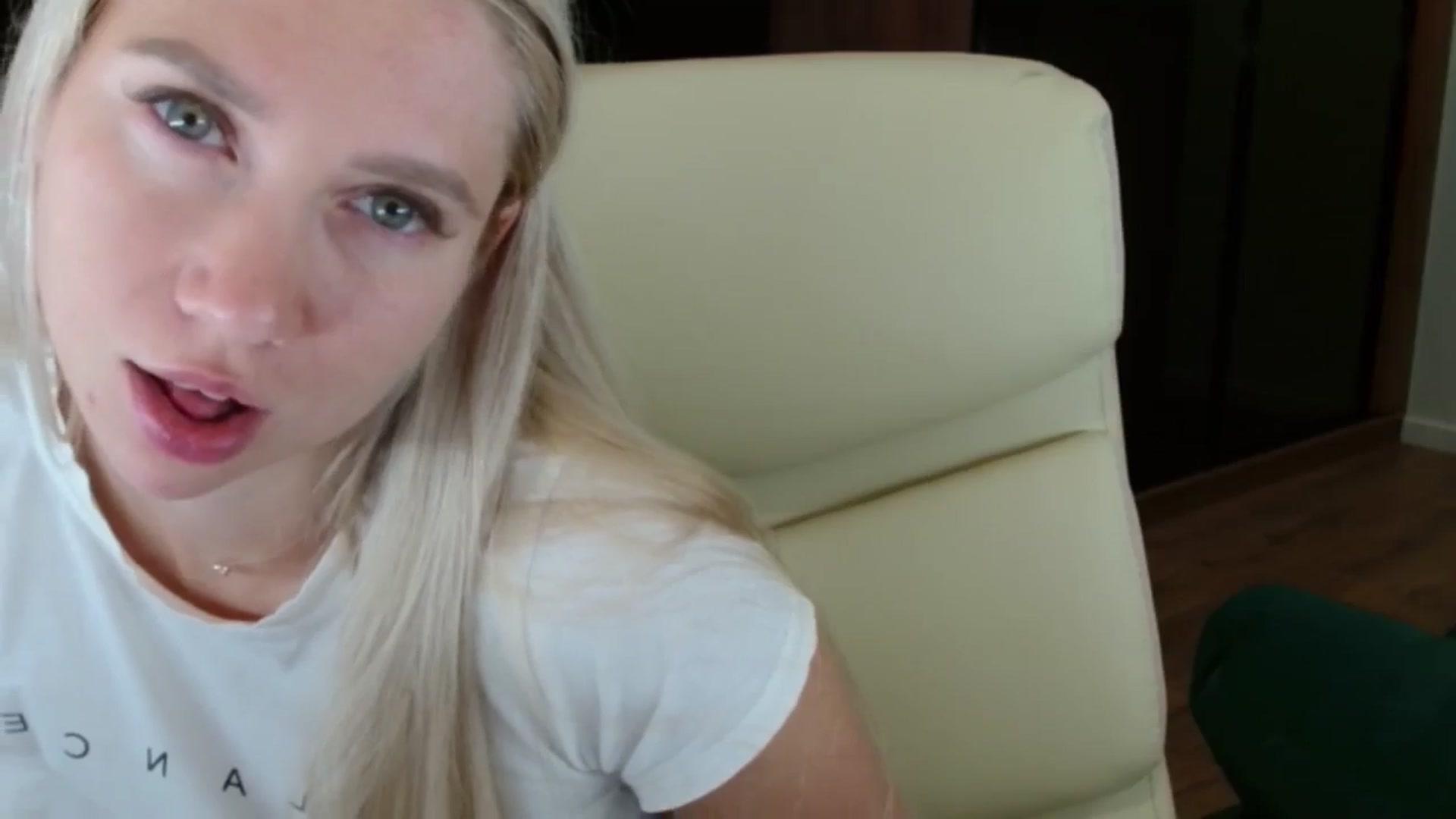 Gallery image thumbnail from Miss_Sylvia's myfreecams stream on, 08/27/2025, 18:29 image 9 of 20