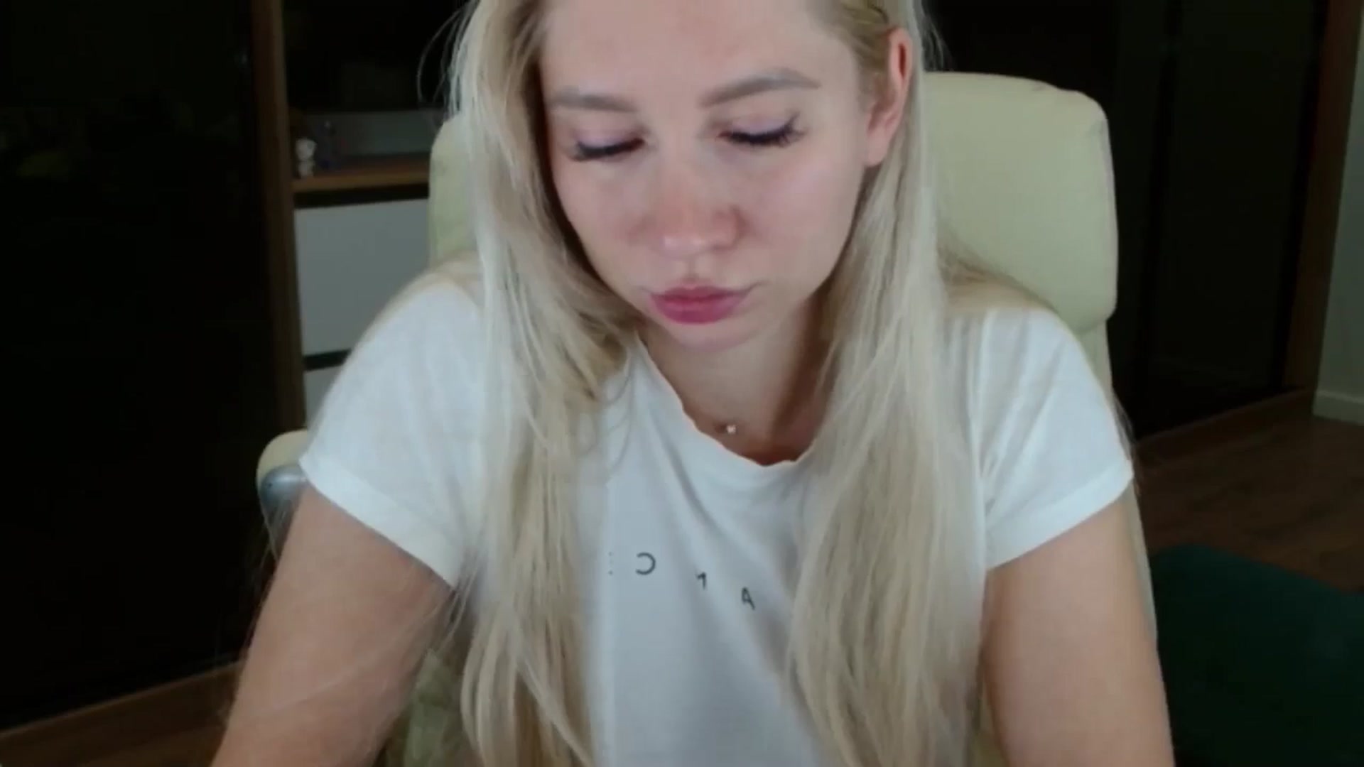 Gallery image thumbnail from Miss_Sylvia's myfreecams stream on, 08/27/2025, 18:29 image 17 of 20