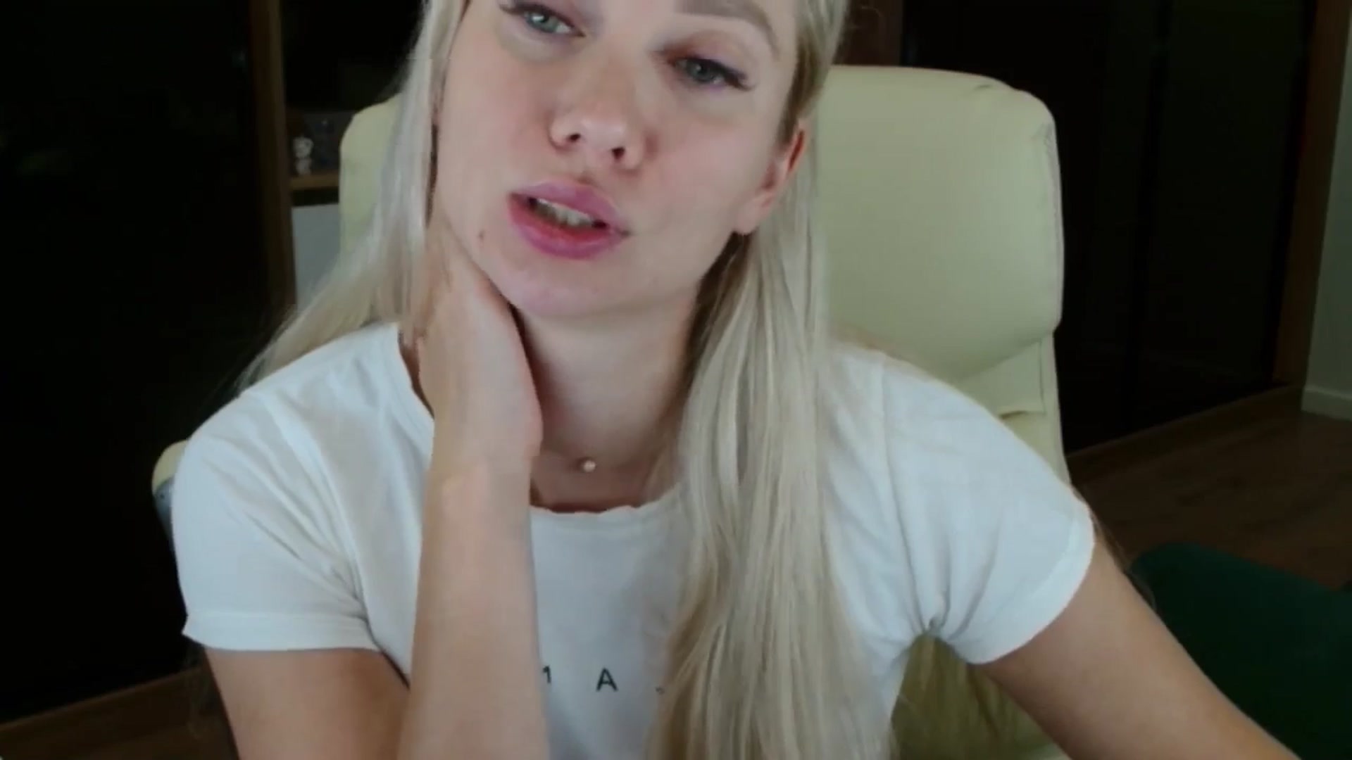 Gallery image thumbnail from Miss_Sylvia's myfreecams stream on, 08/27/2025, 18:29 image 7 of 20