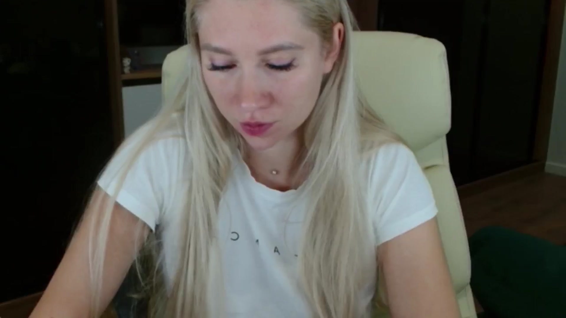 Gallery image thumbnail from Miss_Sylvia's myfreecams stream on, 08/27/2025, 18:29 image 19 of 20