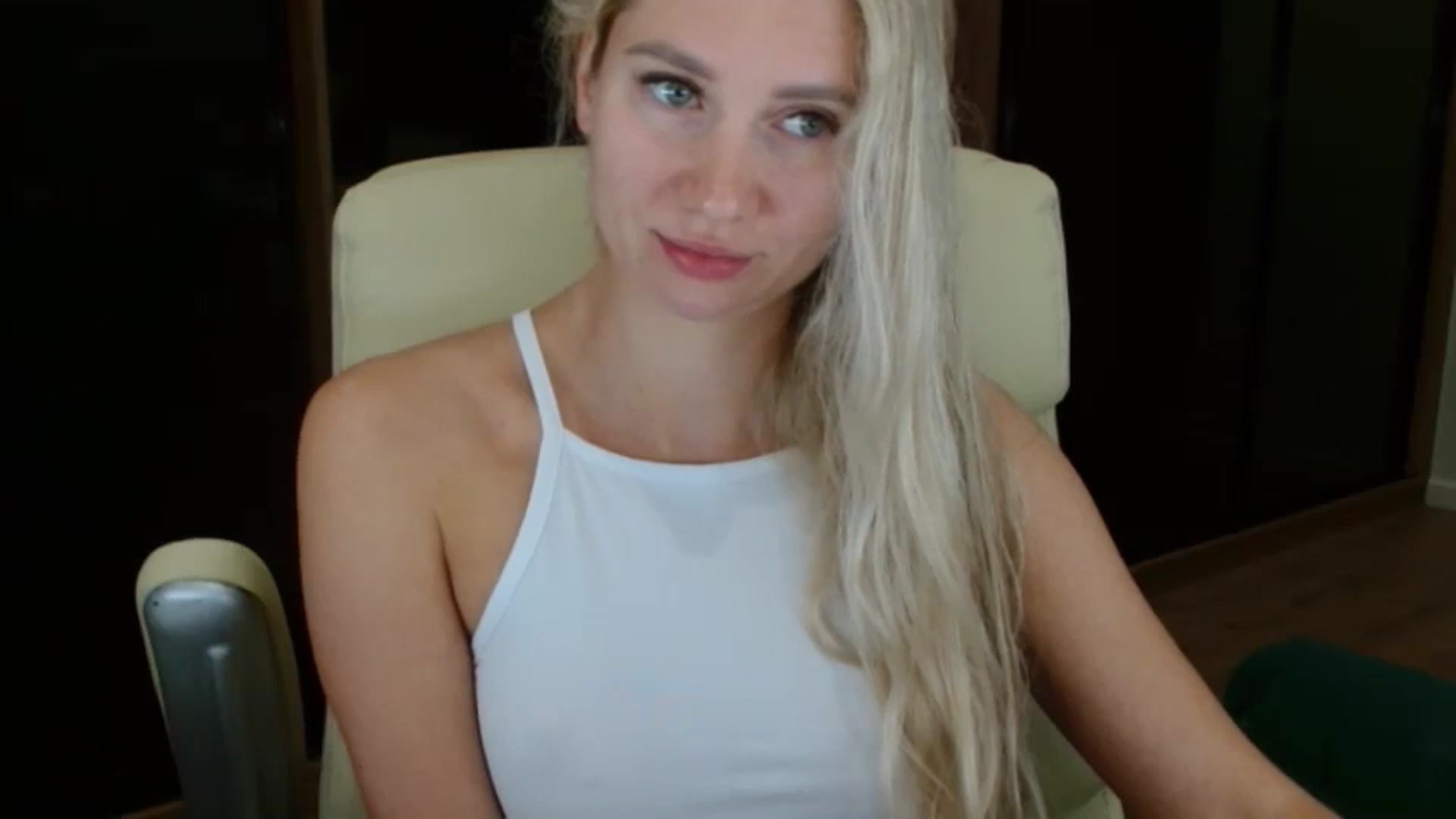 Gallery image thumbnail from Miss_Sylvia's myfreecams stream on, 08/29/2025, 19:55 image 9 of 20