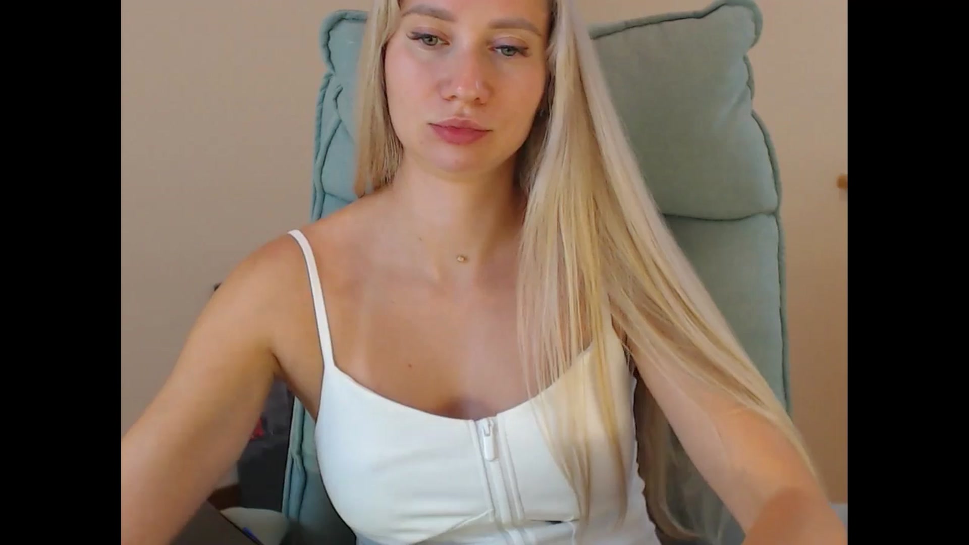 Gallery image thumbnail from Miss_Sylvia's myfreecams stream on, 09/03/2025, 20:12 image 15 of 20