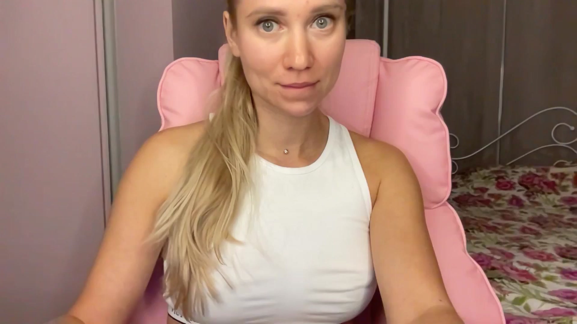 Gallery image thumbnail from Miss_Sylvia's myfreecams stream on, 09/08/2025, 17:10 image 15 of 20