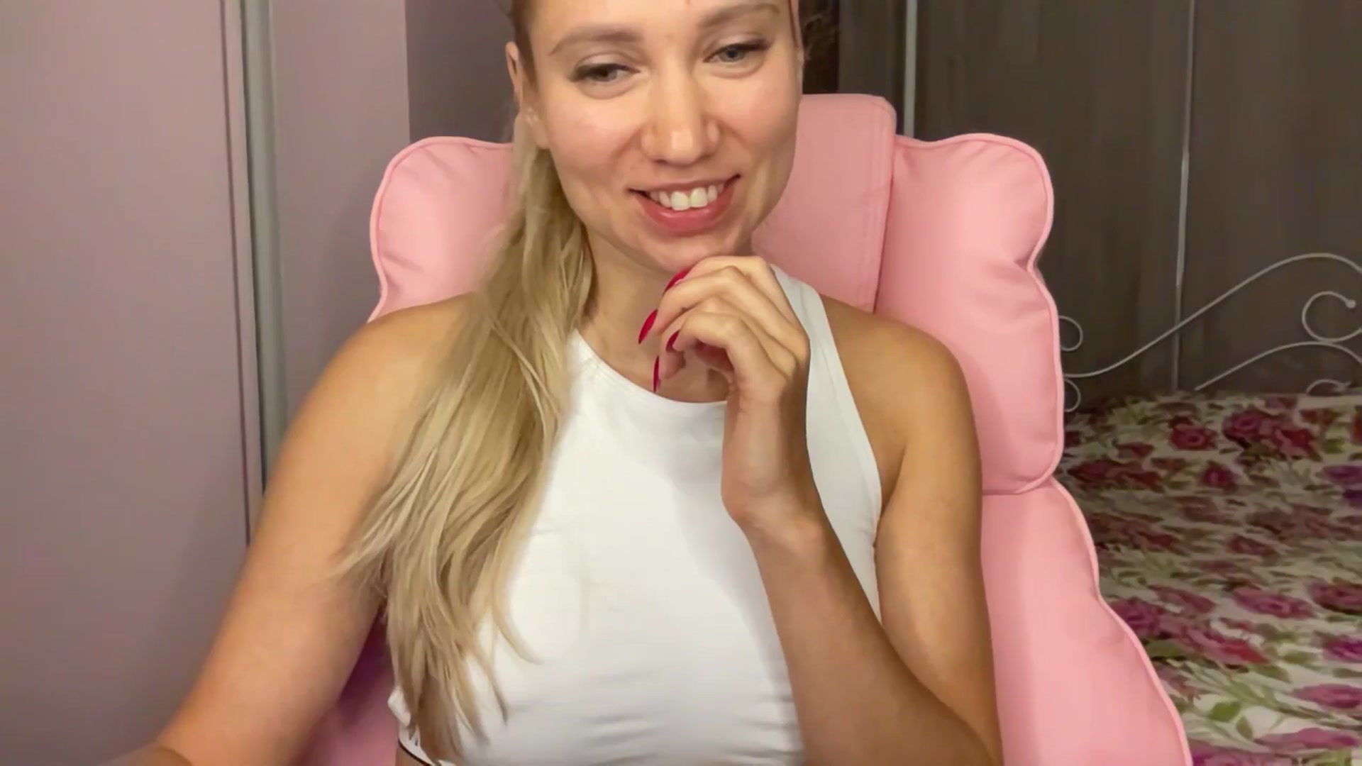 Gallery image thumbnail from Miss_Sylvia's myfreecams stream on, 09/08/2025, 17:10 image 16 of 20