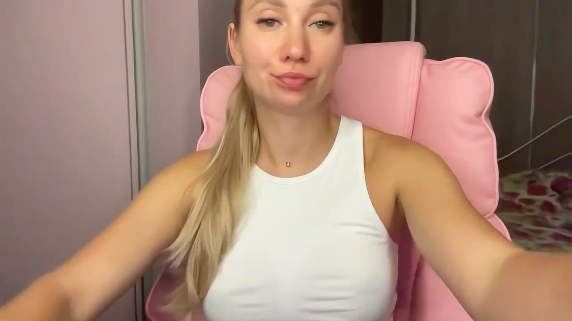 Gallery image thumbnail from Miss_Sylvia's myfreecams stream on, 09/08/2025, 18:09 image 17 of 20