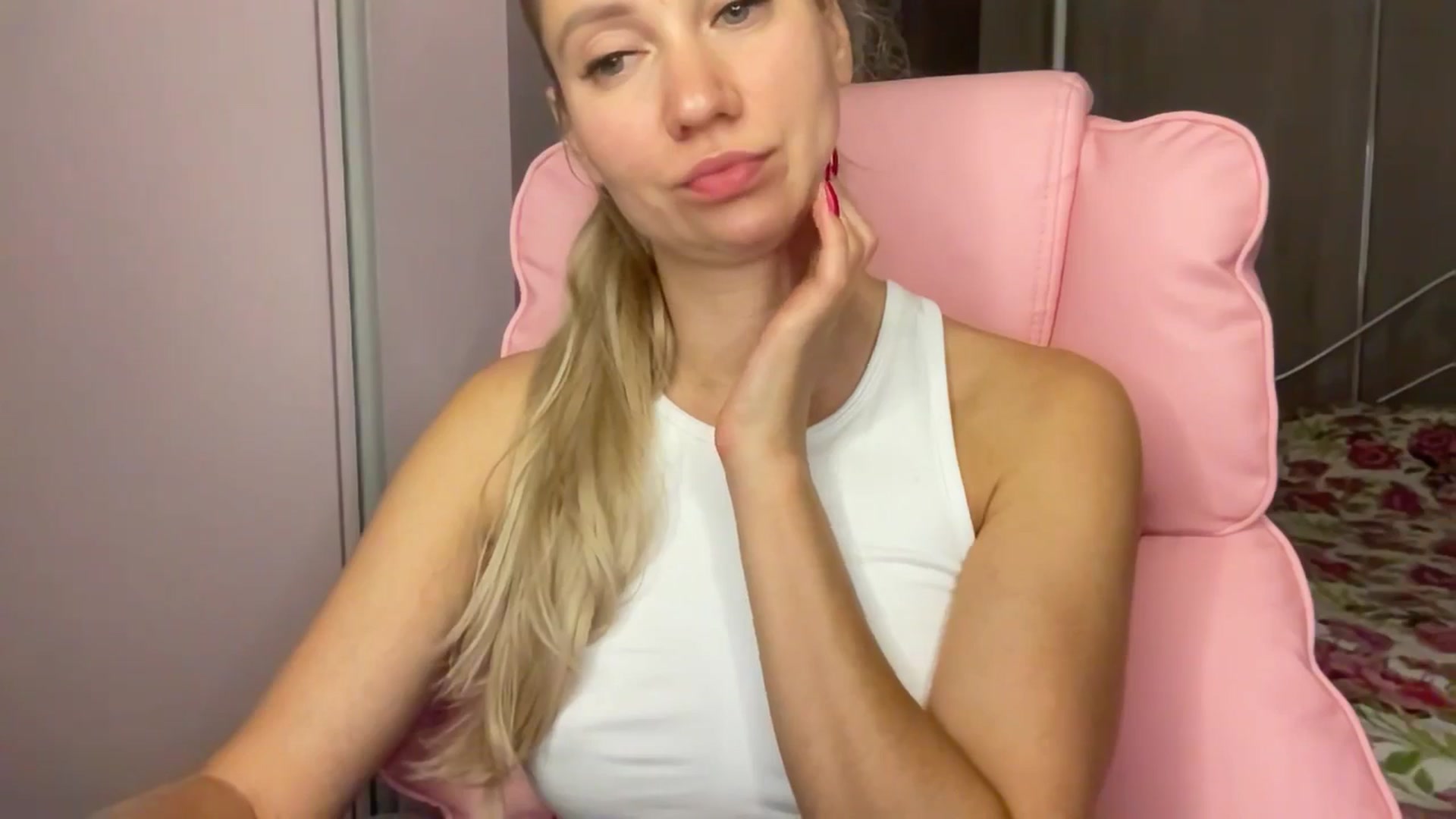 Gallery image thumbnail from Miss_Sylvia's myfreecams stream on, 09/08/2025, 18:09 image 19 of 20