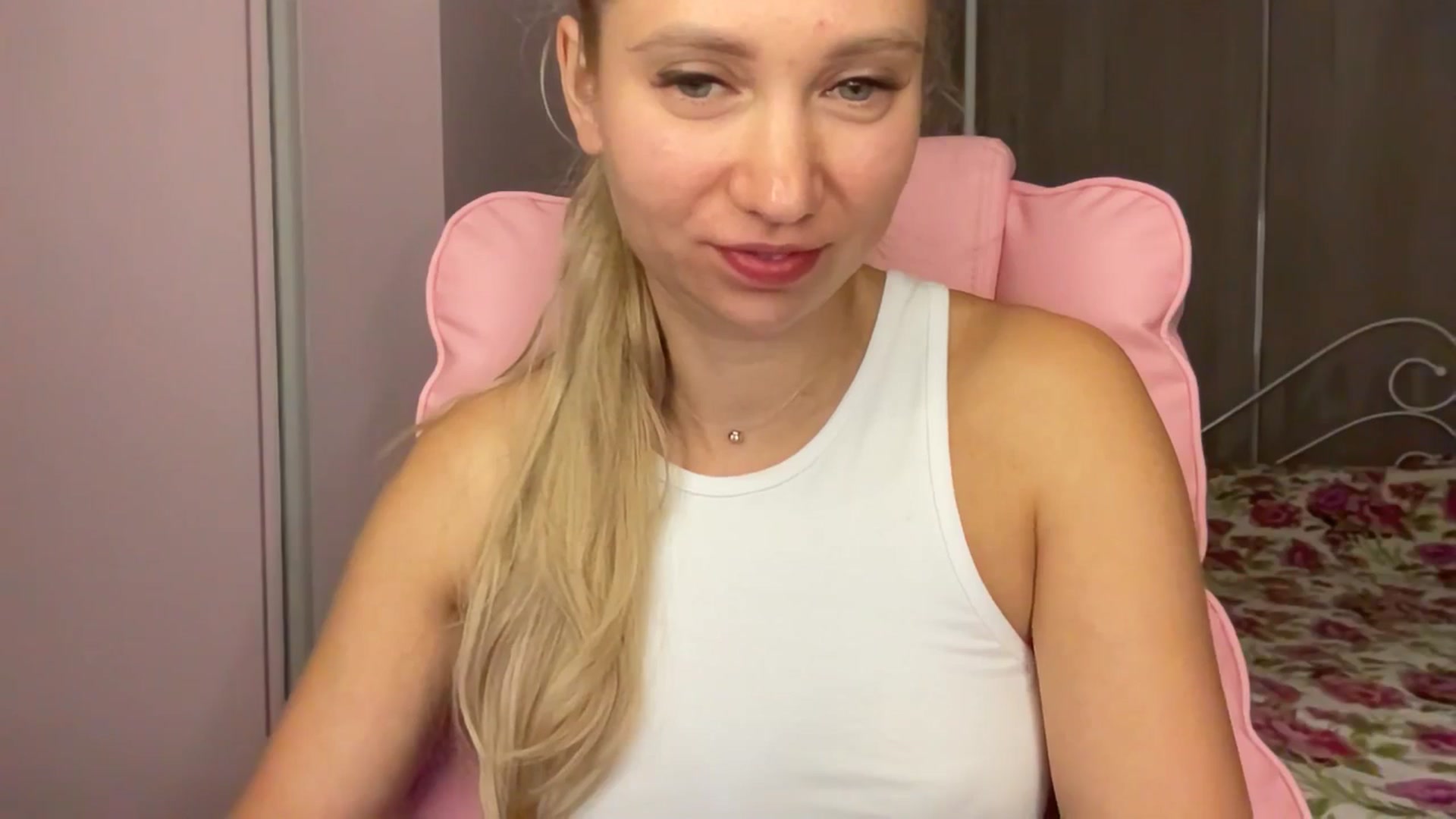 Gallery image thumbnail from Miss_Sylvia's myfreecams stream on, 09/08/2025, 18:09 image 9 of 20