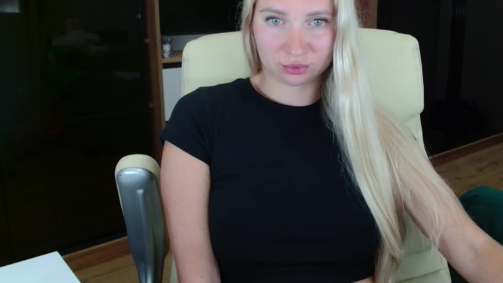 Gallery image thumbnail from Miss_Sylvia's myfreecams stream on, 10/02/2025, 20:13 image 14 of 20