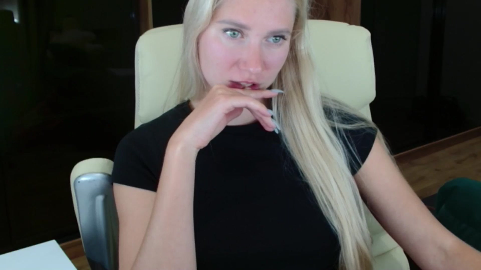 Gallery image thumbnail from Miss_Sylvia's myfreecams stream on, 10/02/2025, 20:13 image 9 of 20