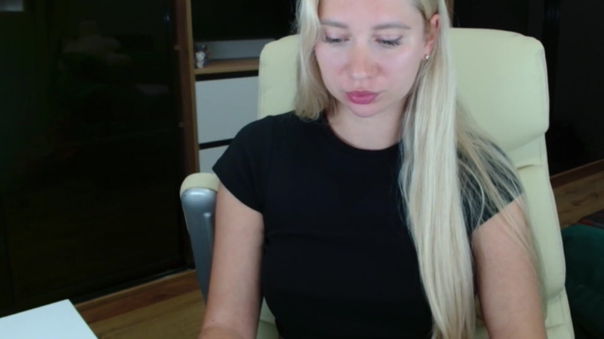 Gallery image thumbnail from Miss_Sylvia's myfreecams stream on, 10/02/2025, 22:04 image 10 of 20