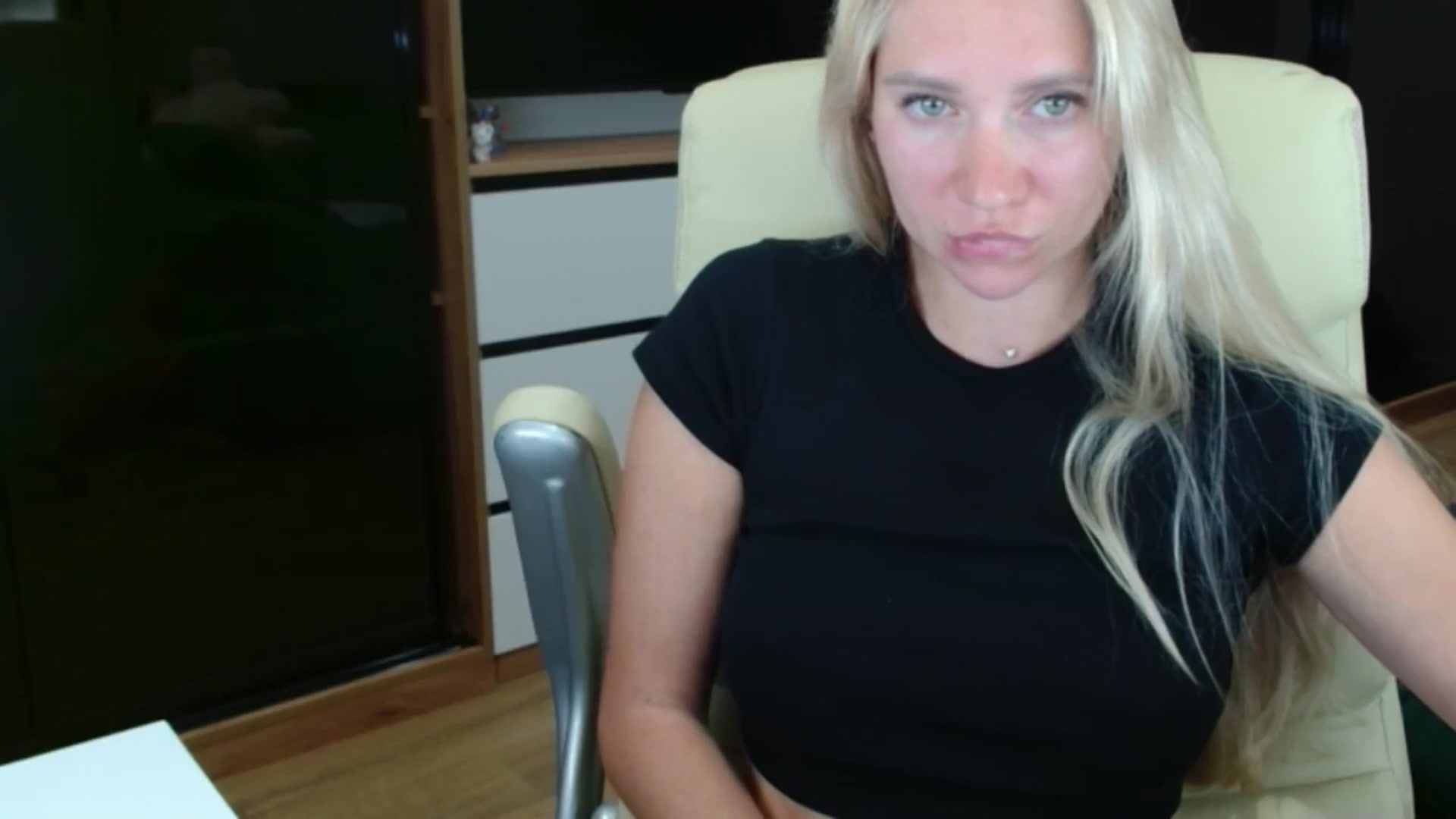 Gallery image thumbnail from Miss_Sylvia's myfreecams stream on, 10/02/2025, 22:04 image 17 of 20