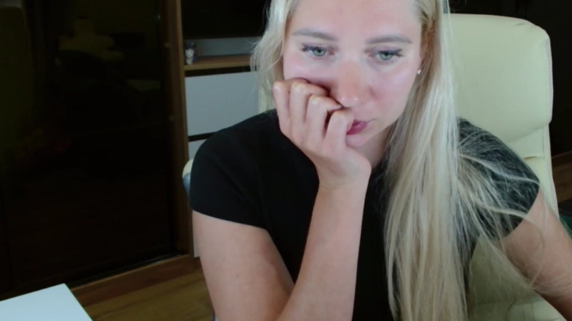 Gallery image thumbnail from Miss_Sylvia's myfreecams stream on, 10/02/2025, 22:04 image 13 of 20